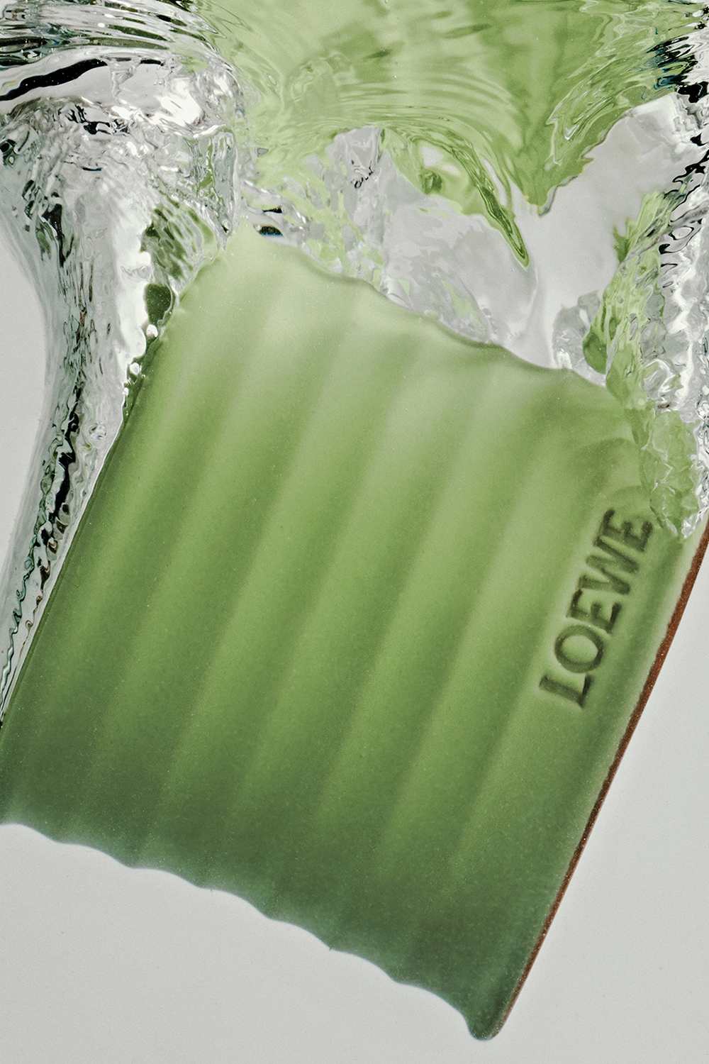 LOEWE Cucumber Medium Scented Candle