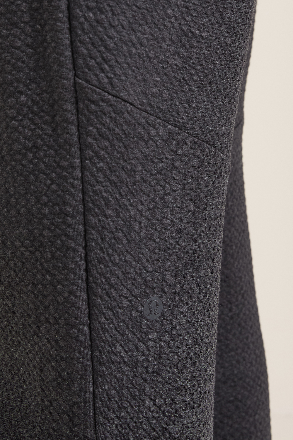 תמונת תקריב דוגמן של Textured Double Knit Cotton Jogger REG