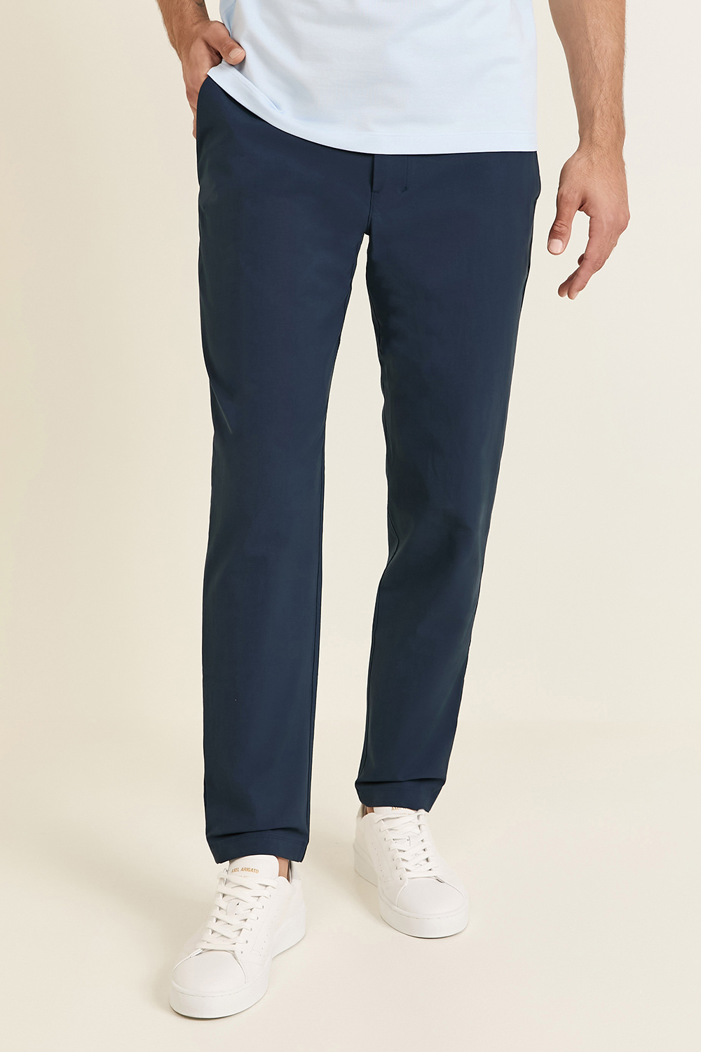 תמונת דוגמן קידמית של ABC Slim-Fit Trouser 32''L *VersaTwill