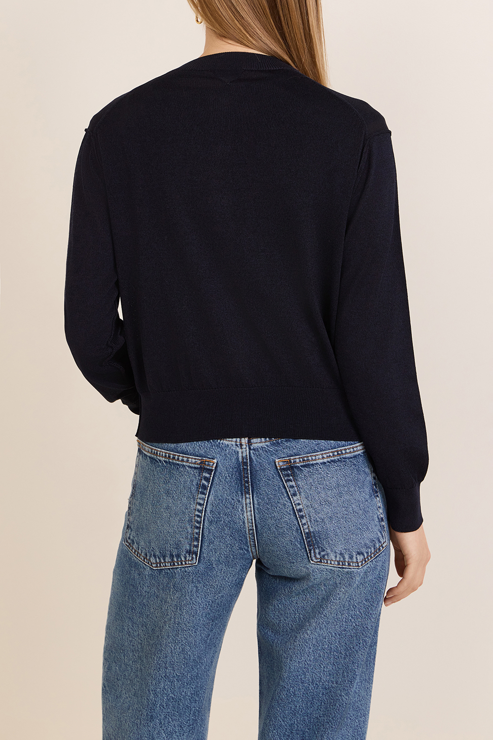 תמונת דוגמן אחורית של סט קרדיגן ואפודה