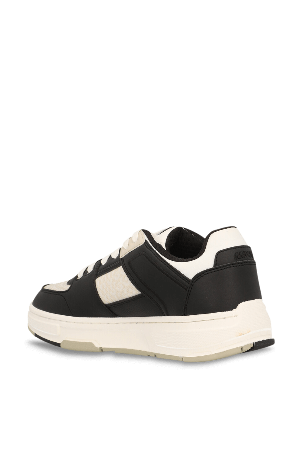 תמונה אחורית של נעלי סניקרס