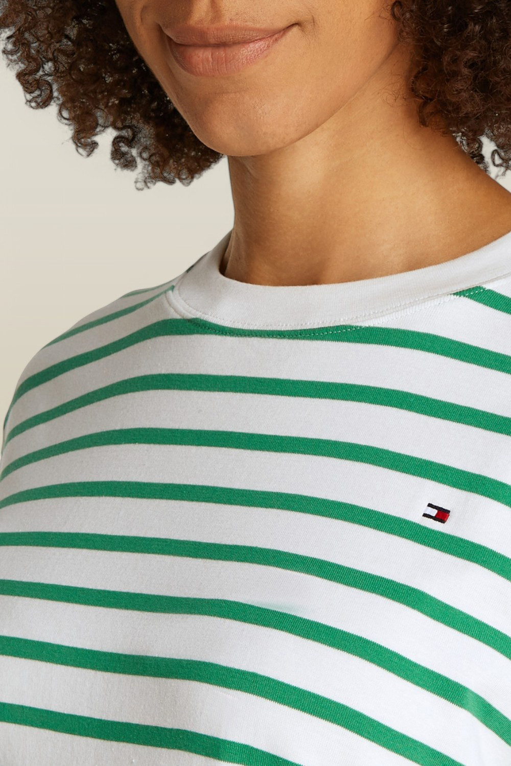 תמונת תקריב דוגמן של חולצת טי