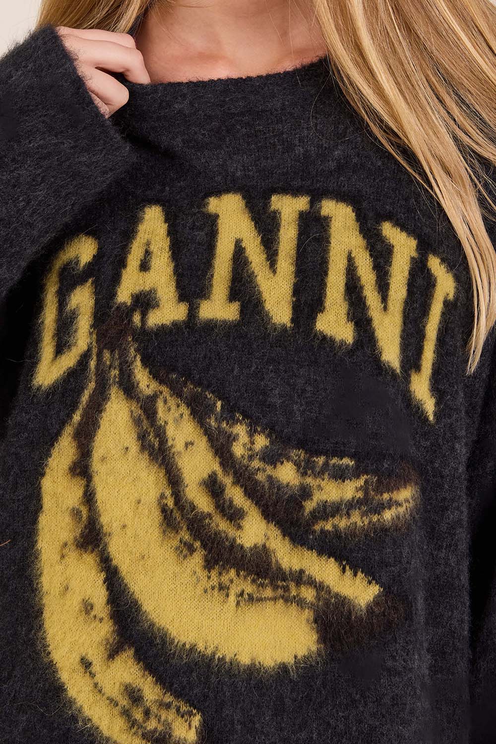 תמונת תקריב דוגמן של סריג צמר אוברסייז