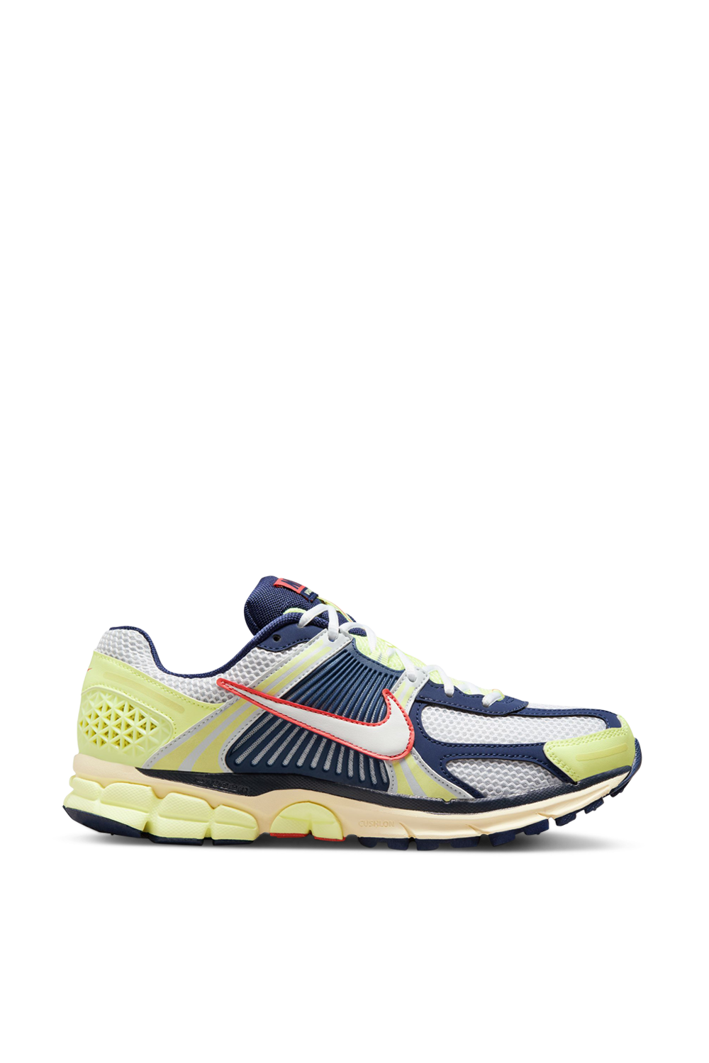 תמונה קידמית של נעלי סניקרס זום וומרו 5