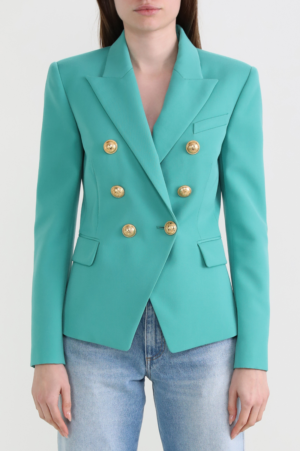 תמונת דוגמן קידמית של בלייזר צמר עם רכיסה כפולה