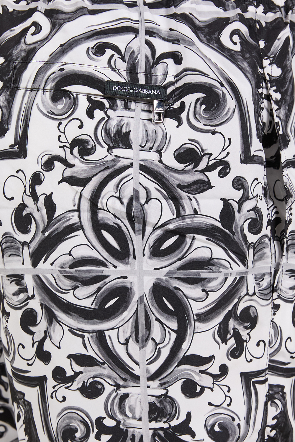 תמונת תקריב דוגמן של מכנסי בגד ים מג'וליקה