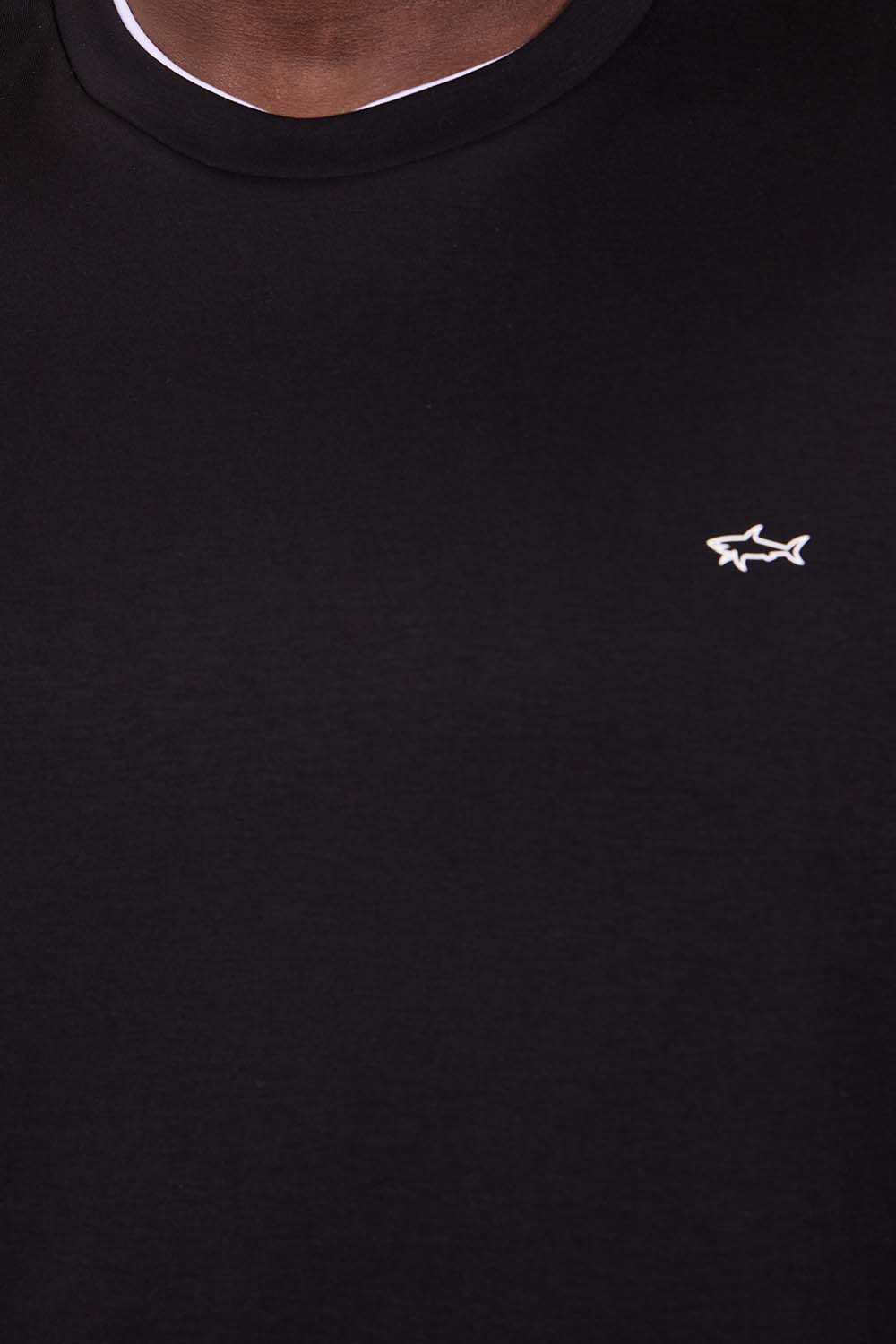 תמונת תקריב דוגמן של חולצת טי