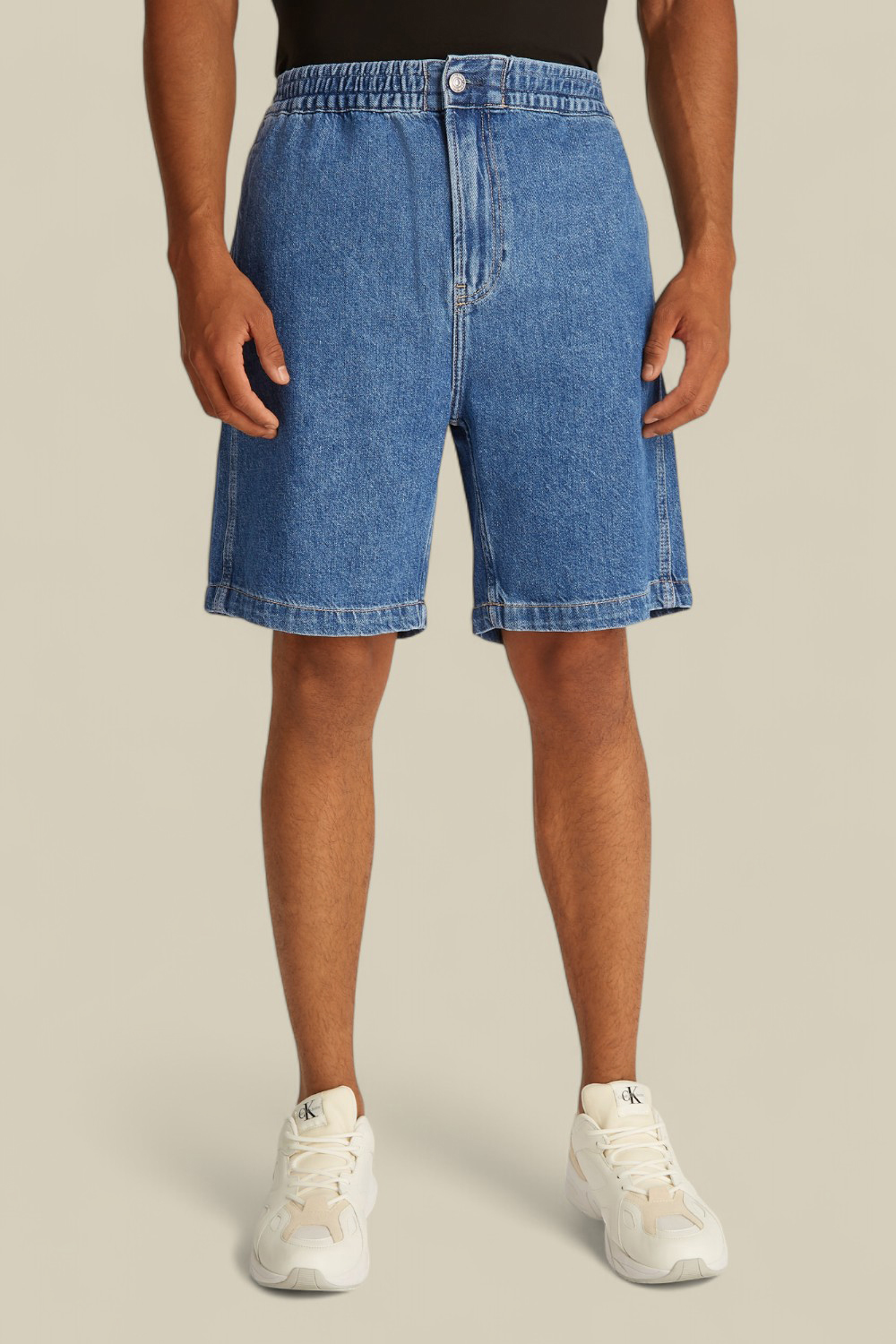 תמונת דוגמן קידמית של מכנסי ברמודה ג'ינס