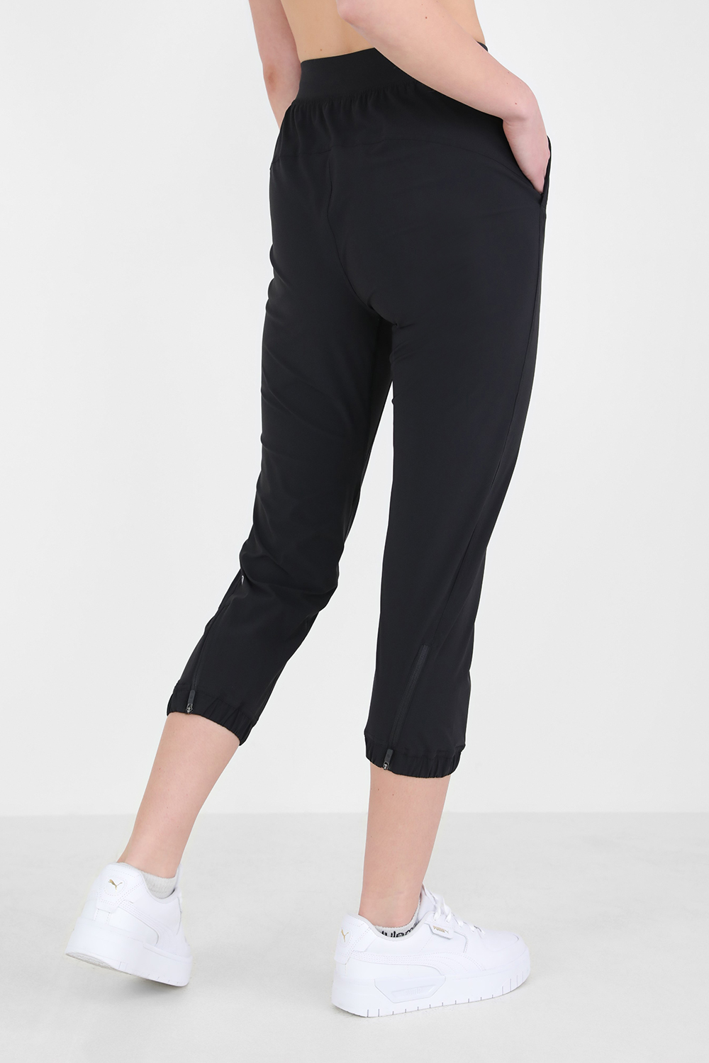 תמונת דוגמן אחורית של Adapted State High-Rise Cropped Jogger