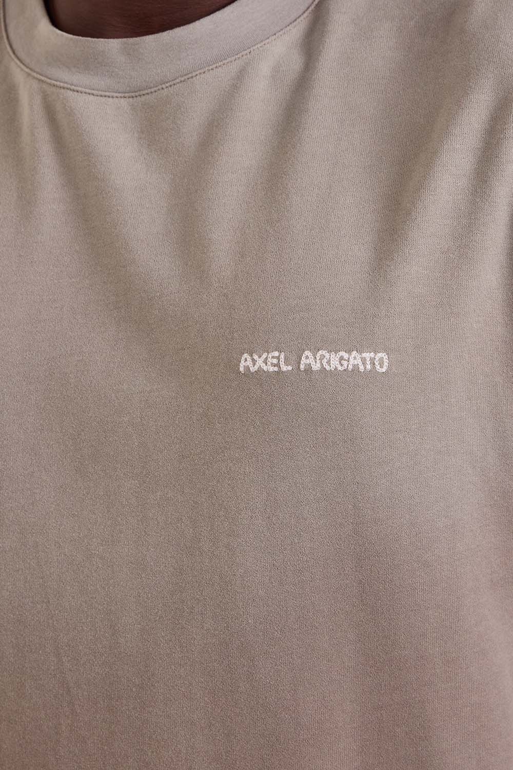 תמונת תקריב דוגמן של חולצת טי