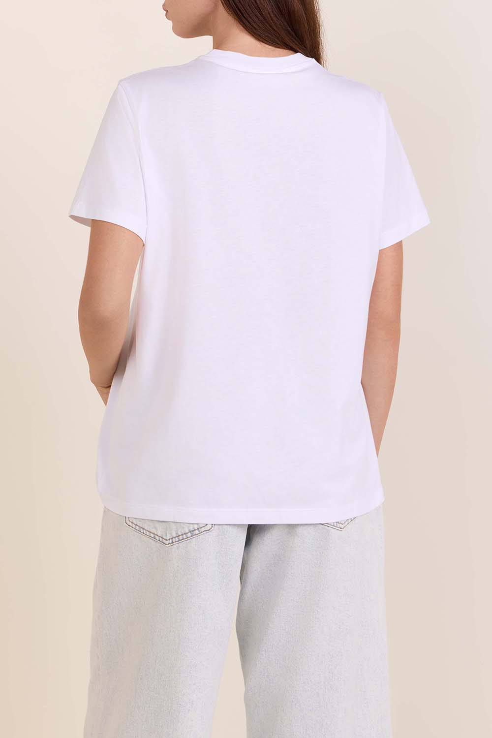 תמונת דוגמן אחורית של חולצת טי