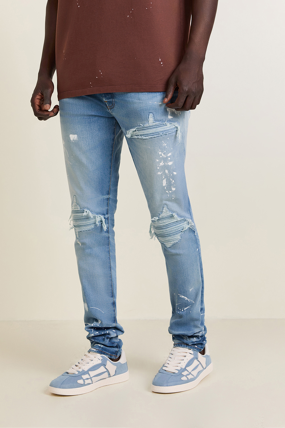 תמונת דוגמן קידמית של מכנסי ג'ינס