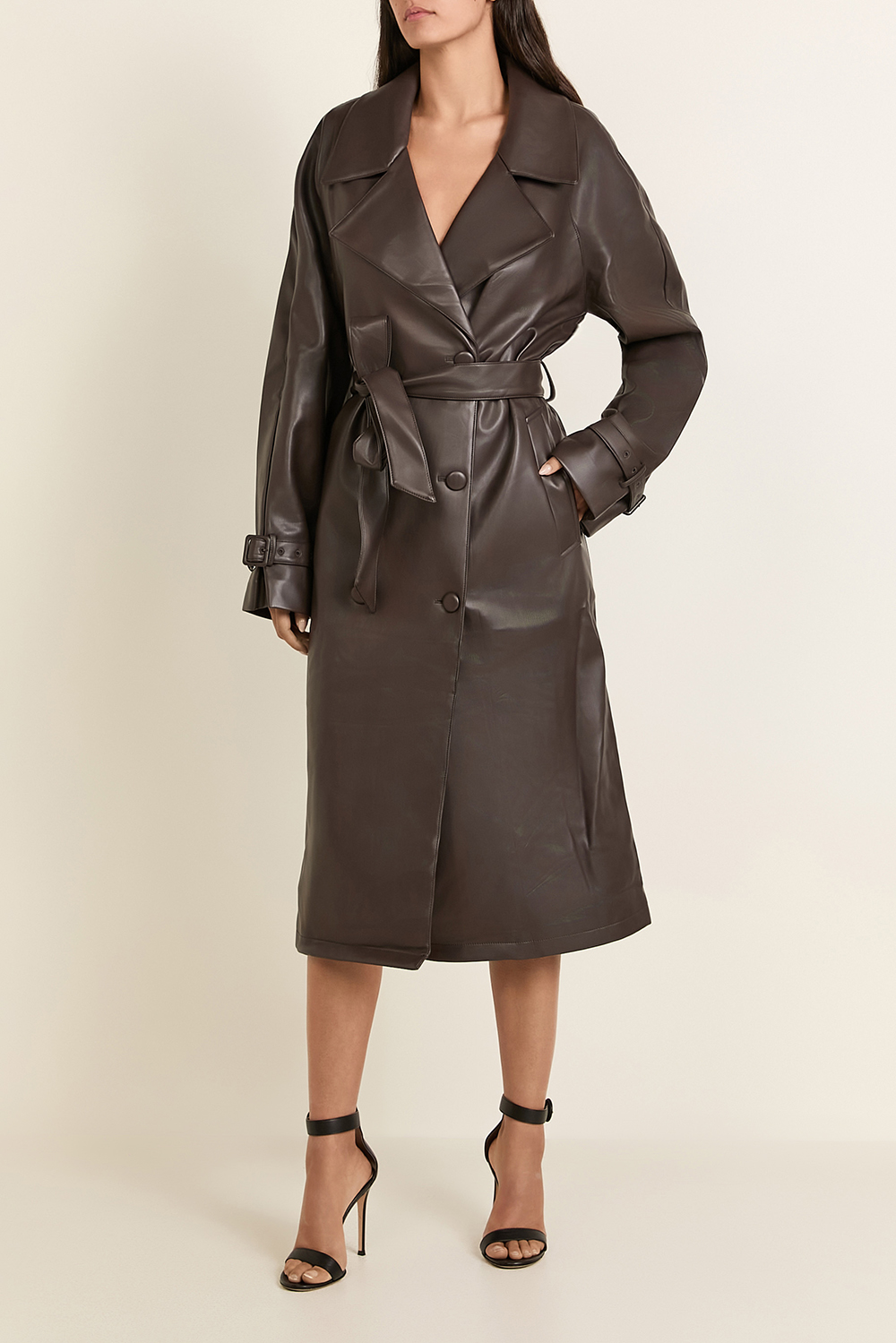 תמונת דוגמן קידמית של מעיל טרנץ' מעור טבעוני