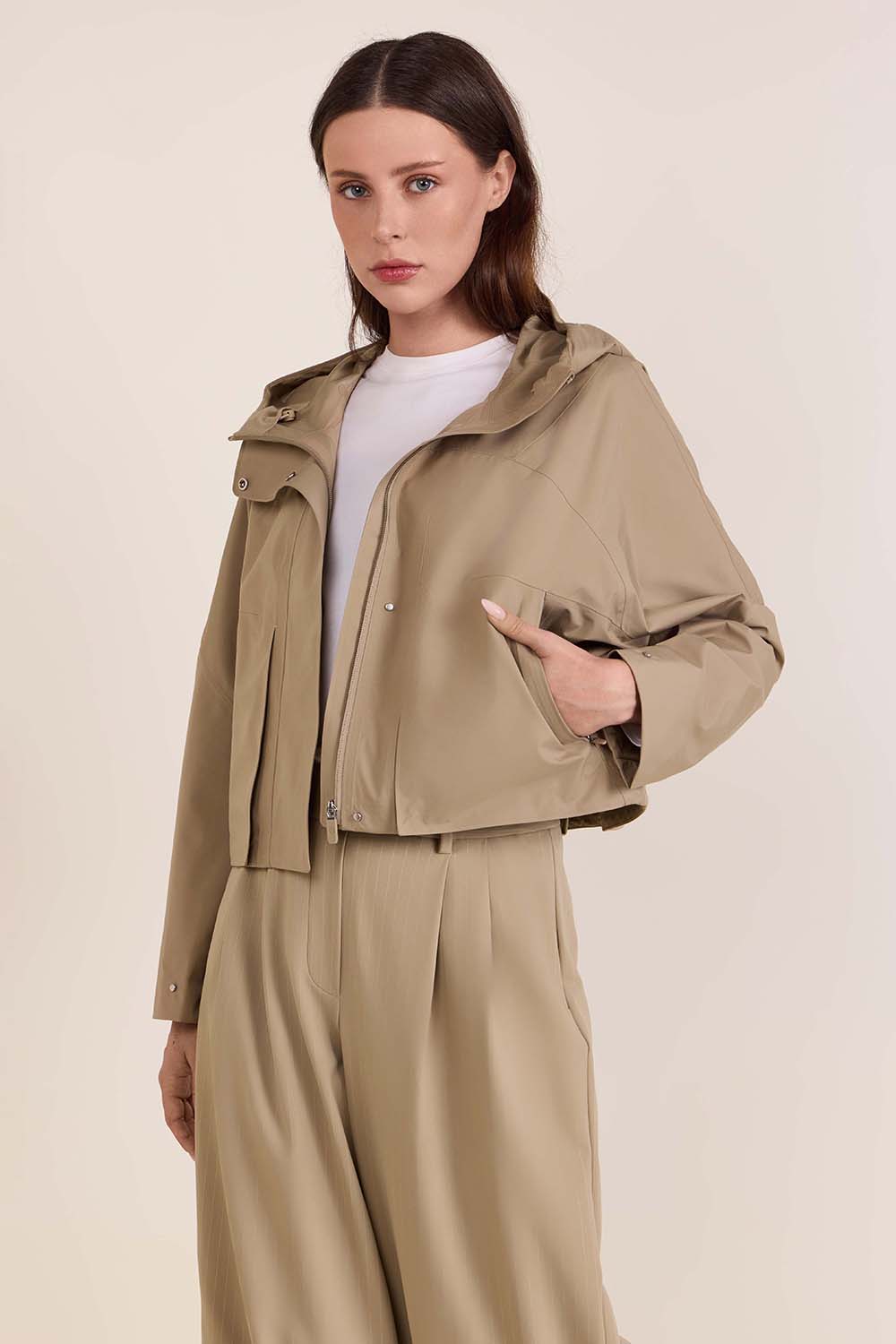 תמונת דוגמן קידמית של Rain Chaser Jacket