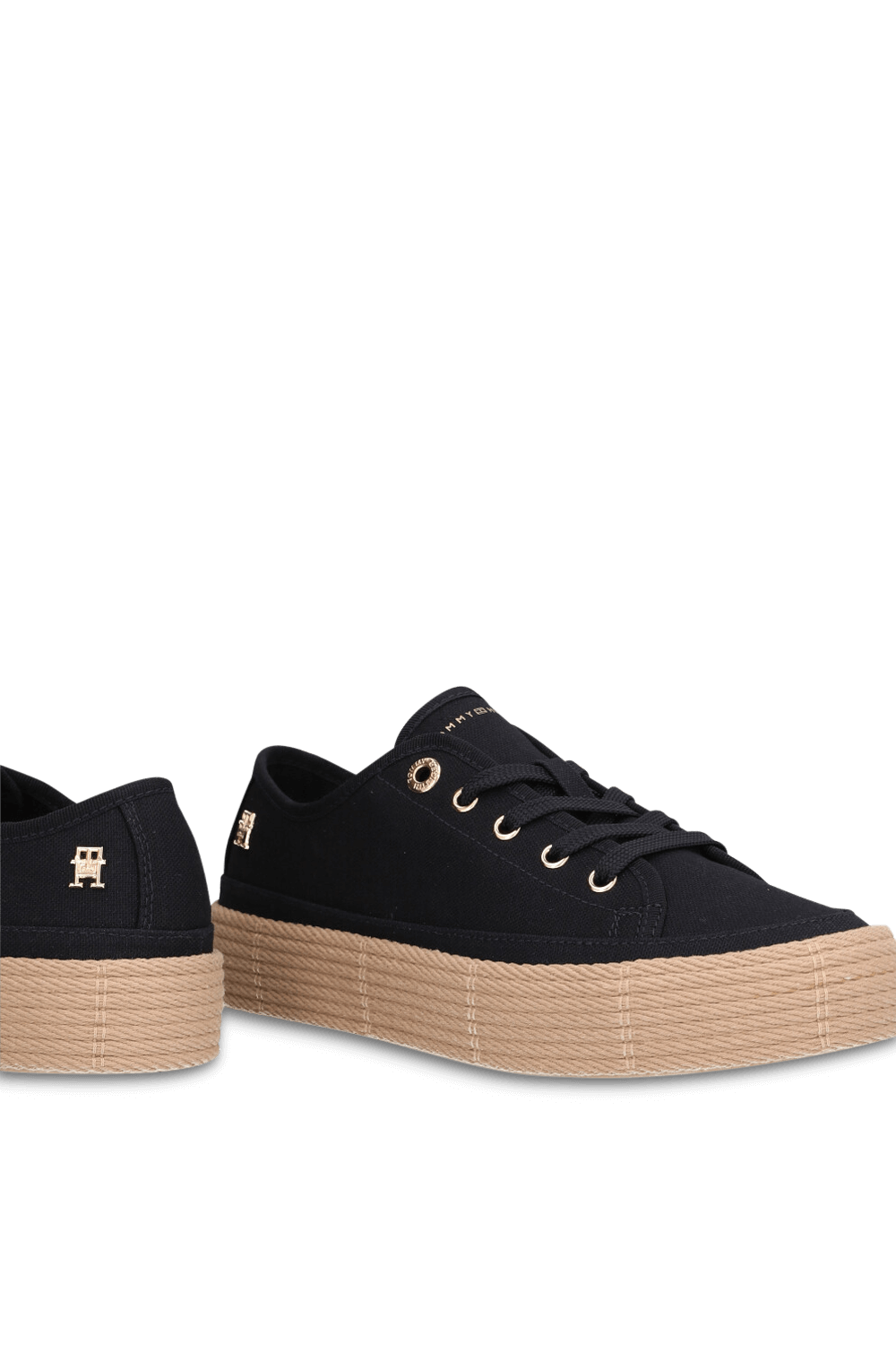 תמונת תקריב של נעלי אספדריל פלטפורמה