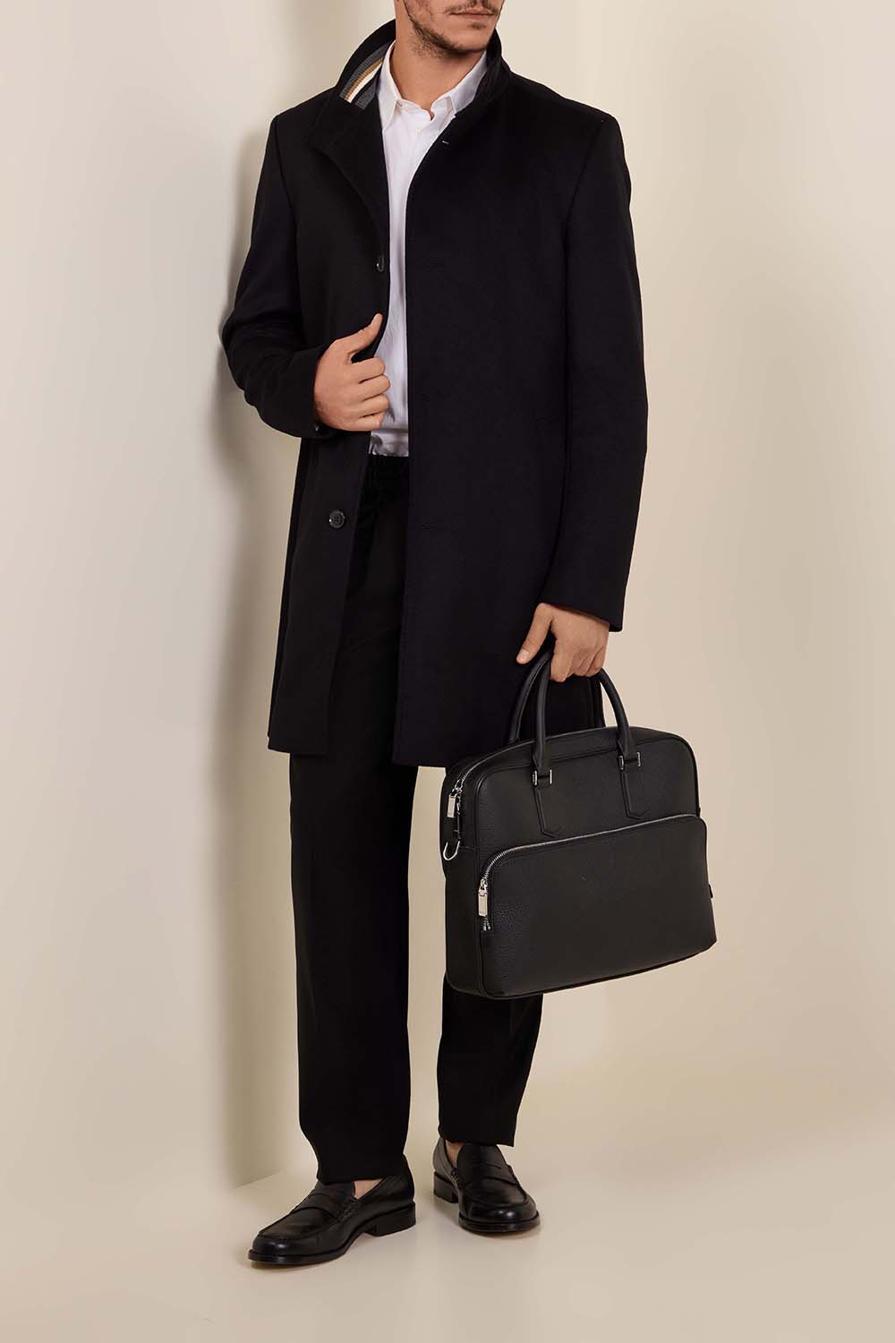 תמונת דוגמן קידמית של תיק נשיאה למחשב