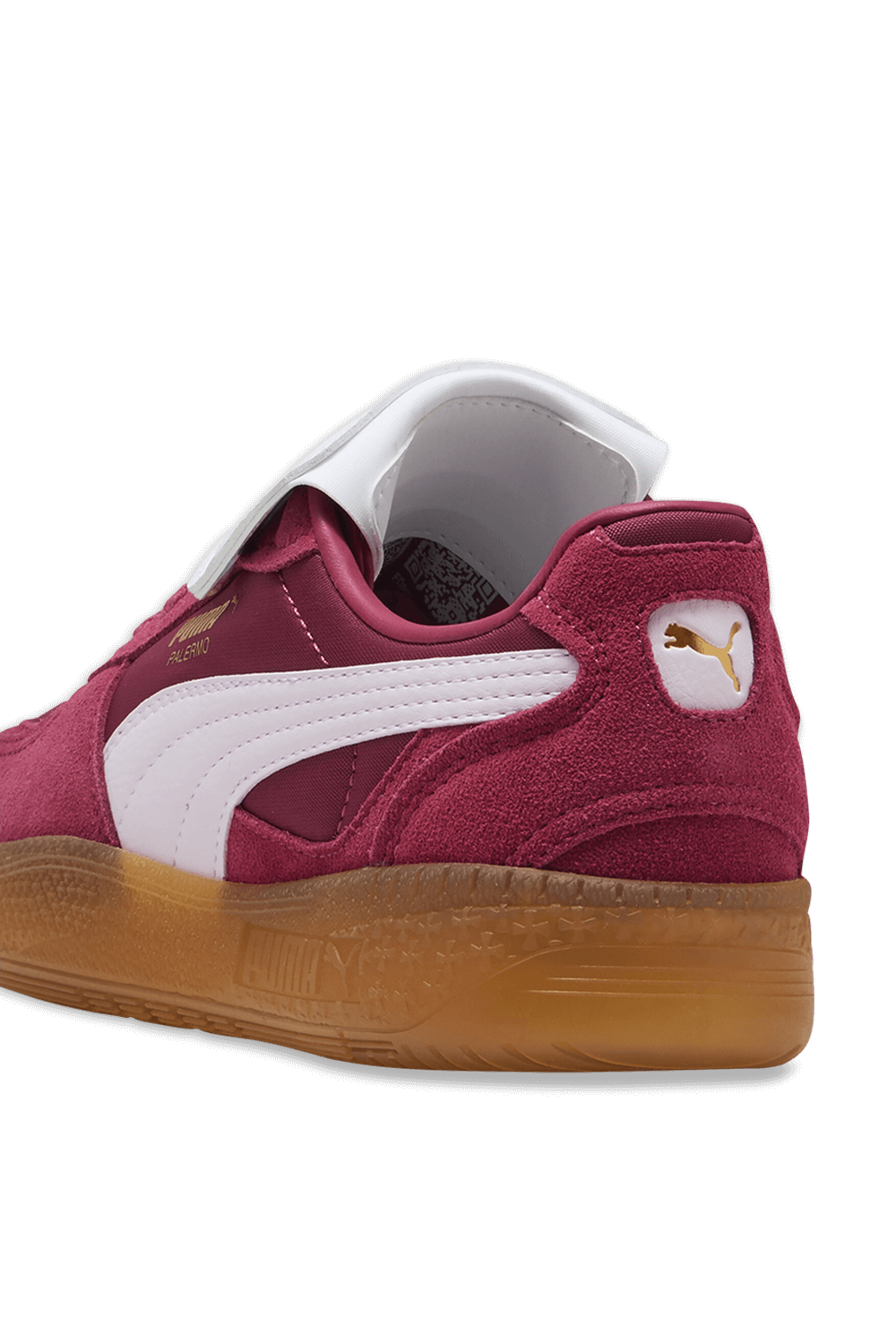 תמונת תקריב של נעלי סניקרס פלרמו