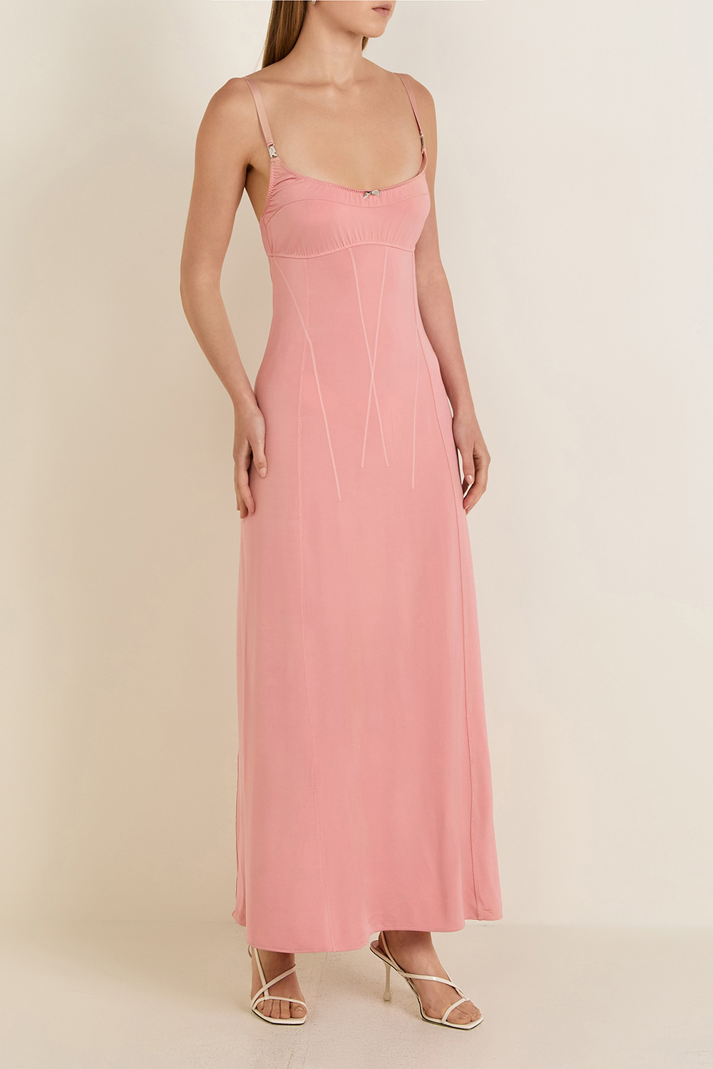 תמונת דוגמן קידמית של שמלת מקסי