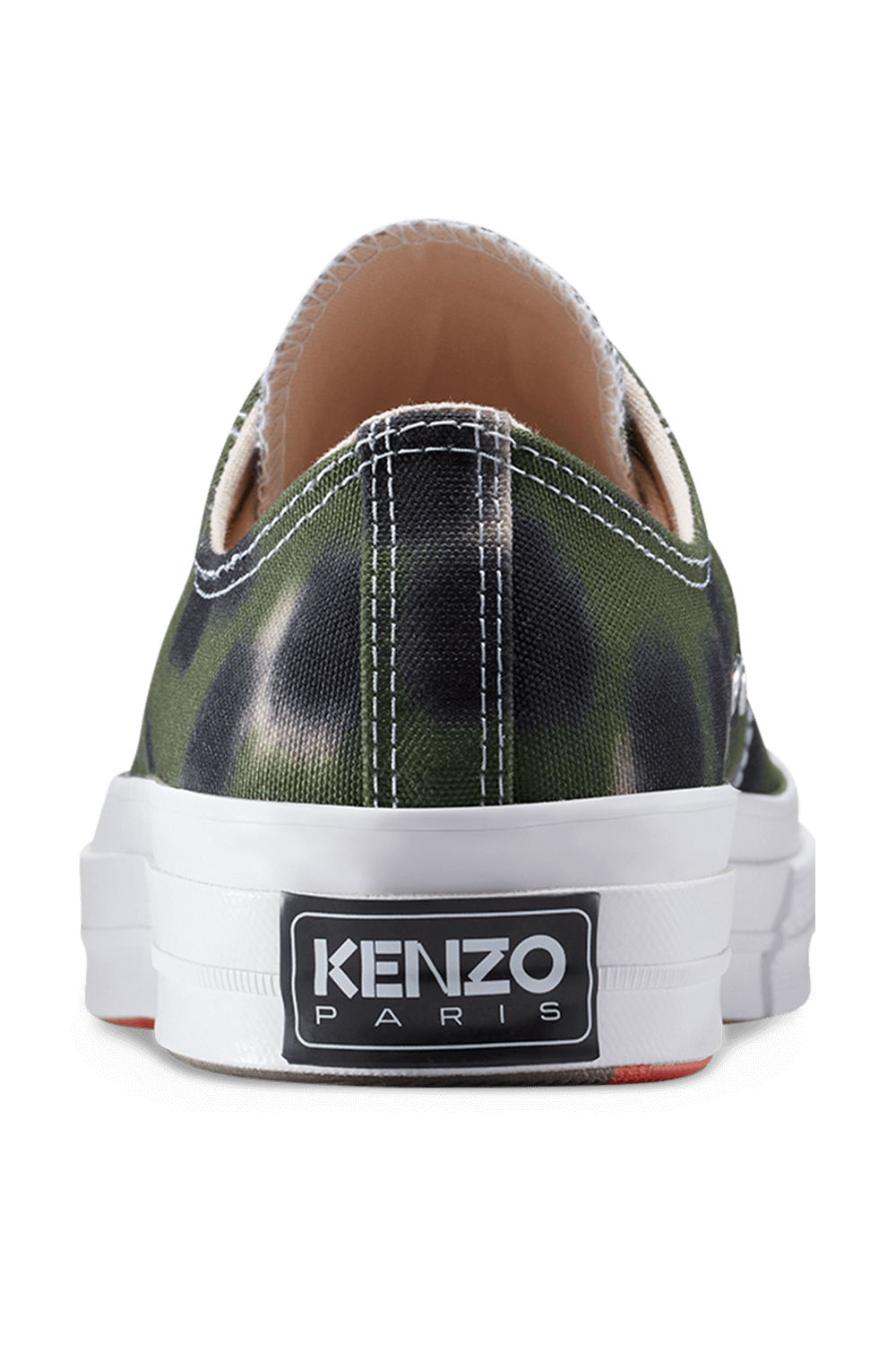 תמונת תקריב של קונברס X קנזו נעלי סניקרס