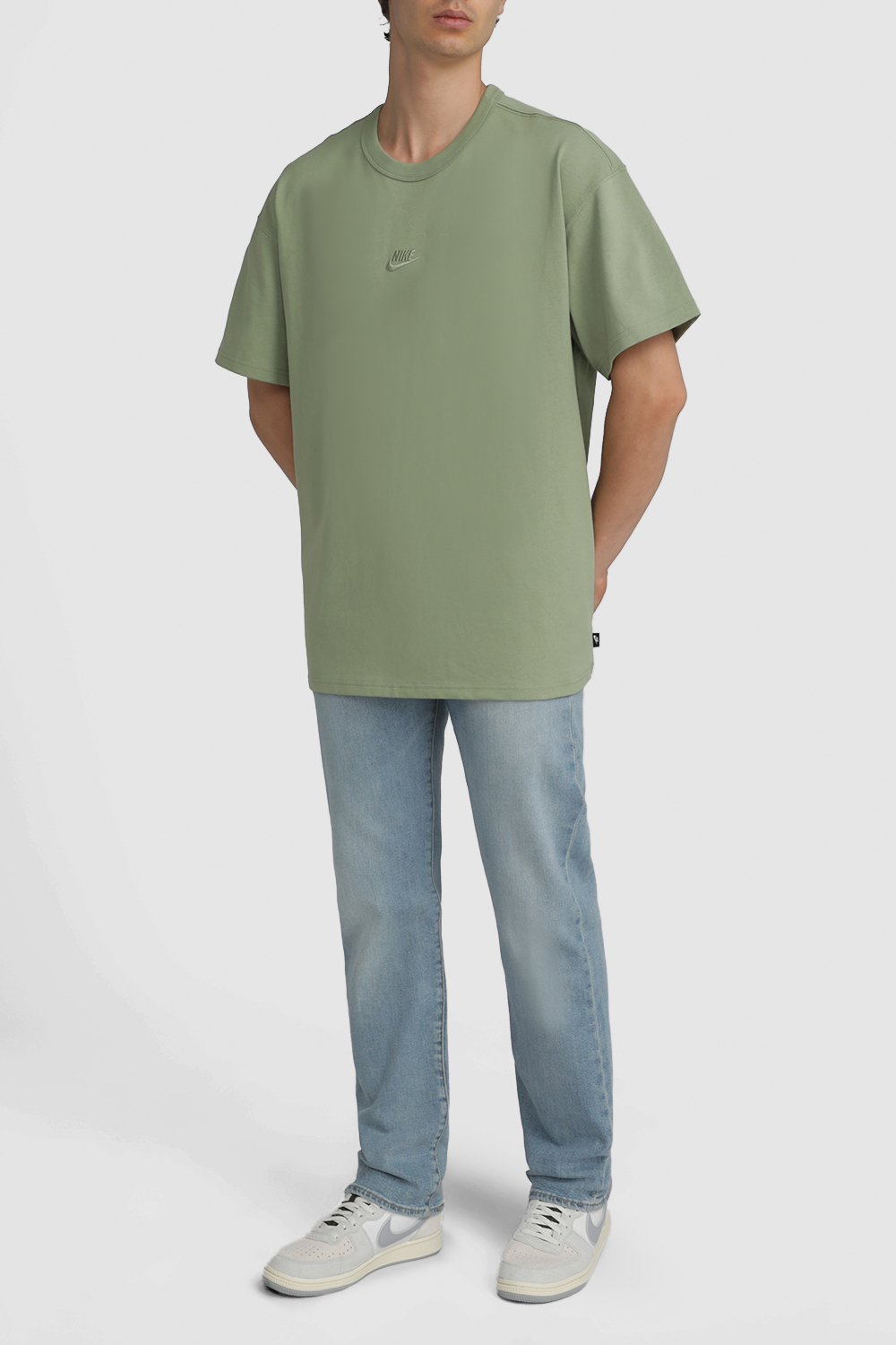 תמונת דוגמן קידמית של נעלי סניקרס טרמינייטור