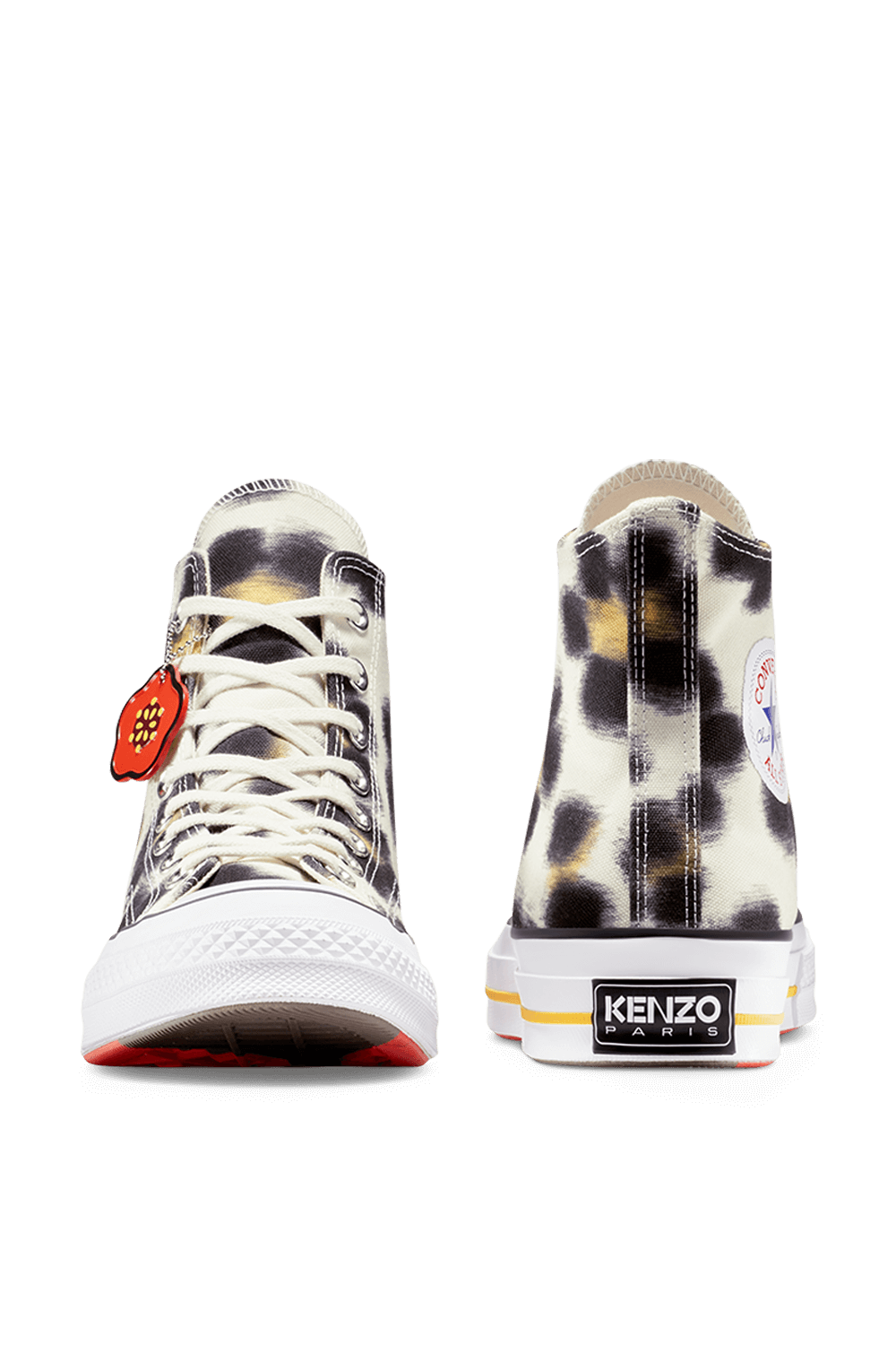 תמונת תקריב של קונברס X קנזו נעלי סניקרס