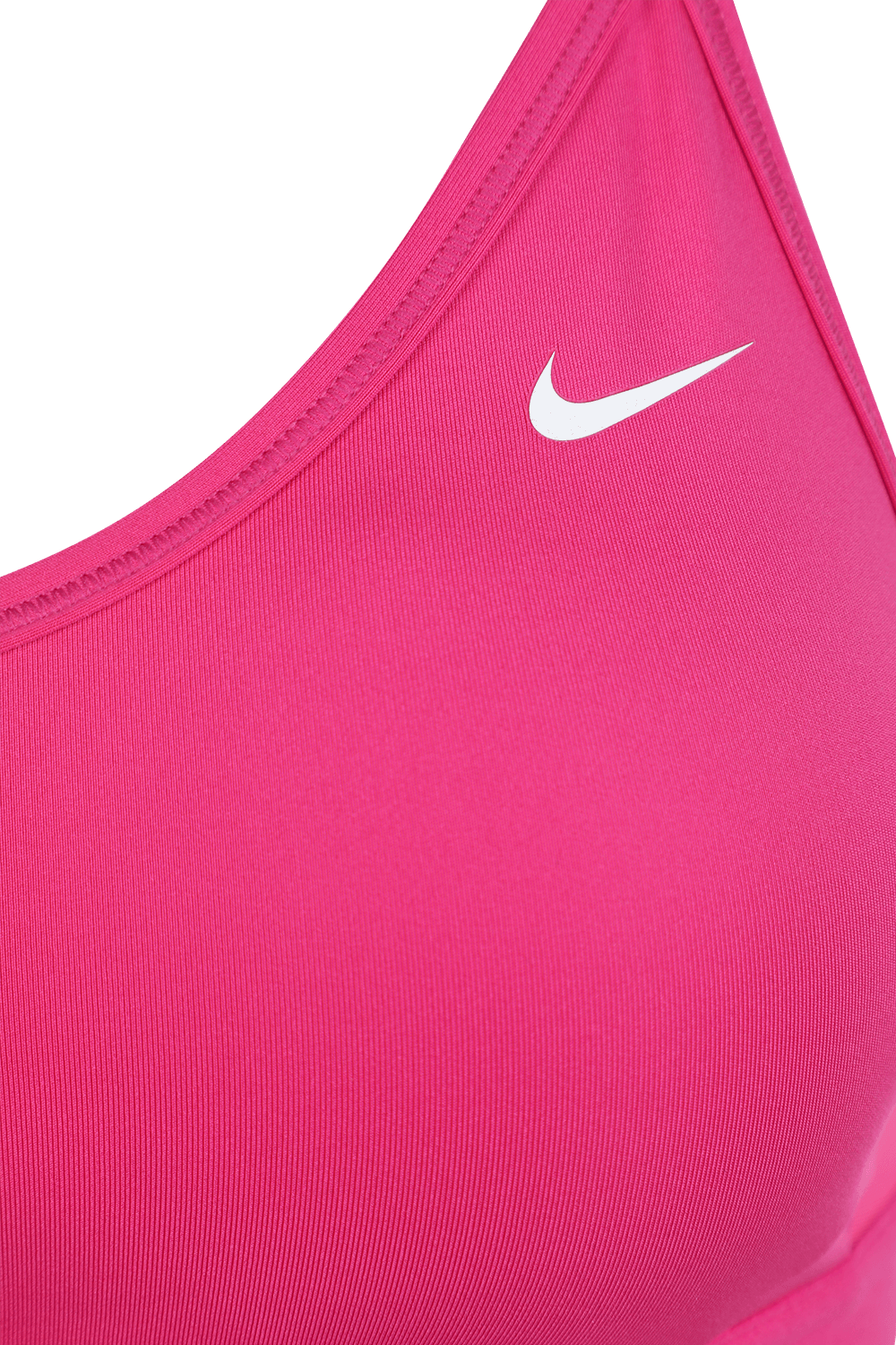 תמונת תקריב של חזיית ספורט ורודה עם לוגו