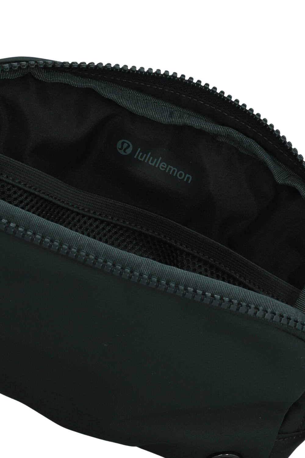 תמונת פנים של Everywhere Belt Bag 1L