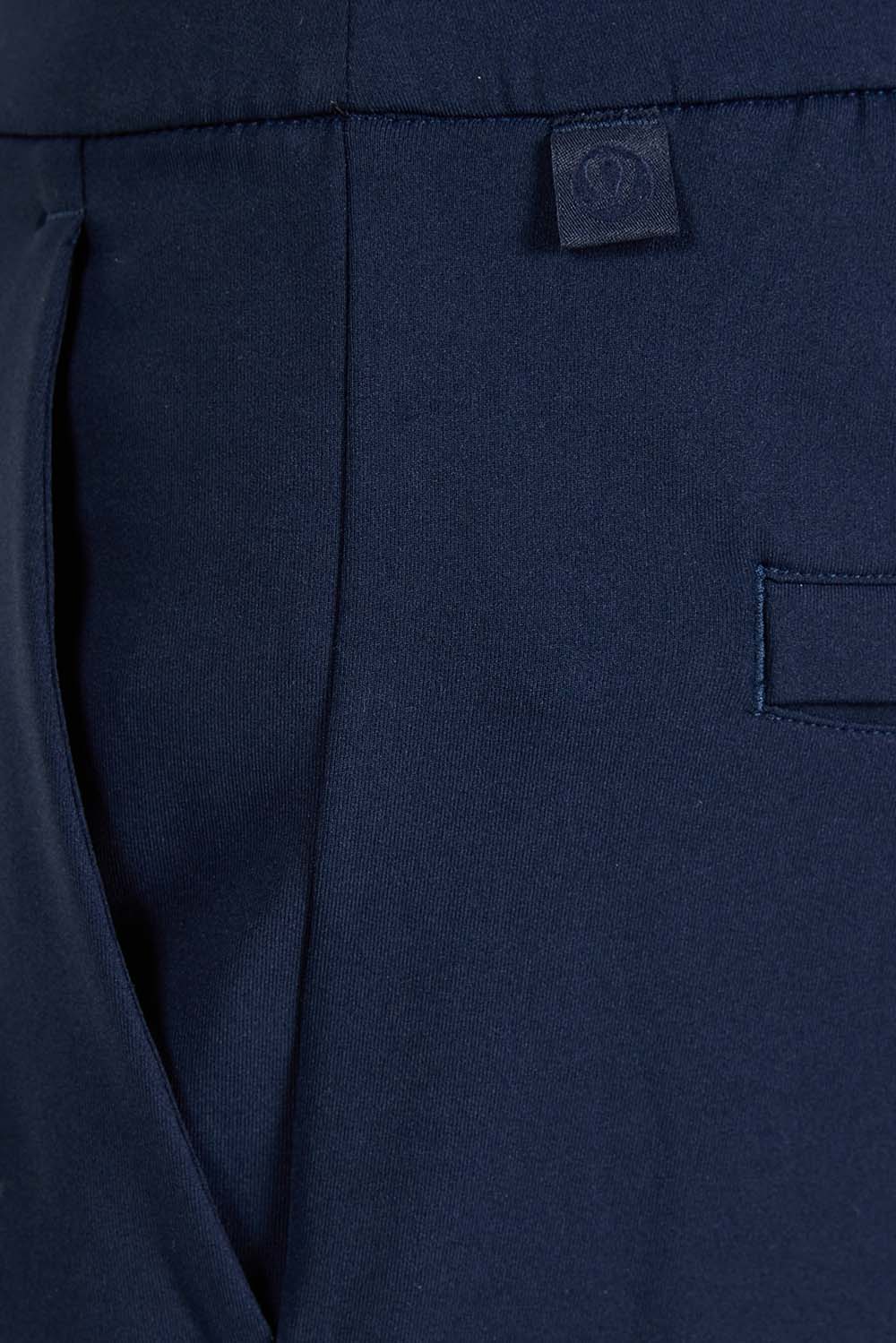 תמונת תקריב דוגמן של Daydrift Relaxed-Fit Pleated Trouser Regular