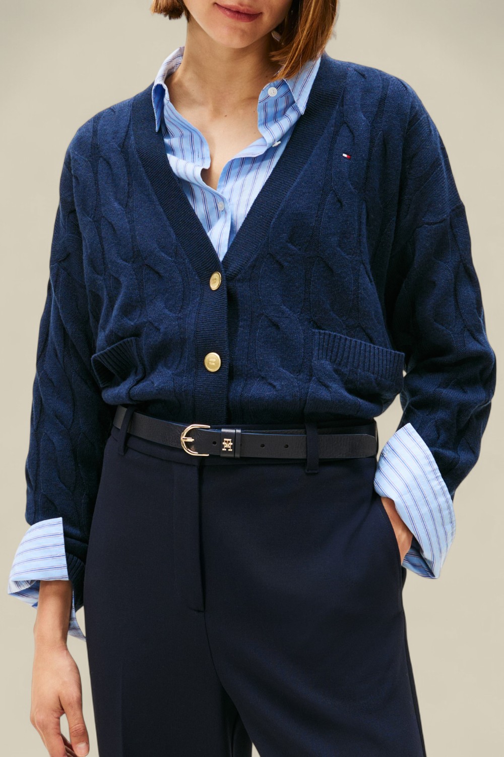 תמונת דוגמן קידמית של קרדיגן צמר