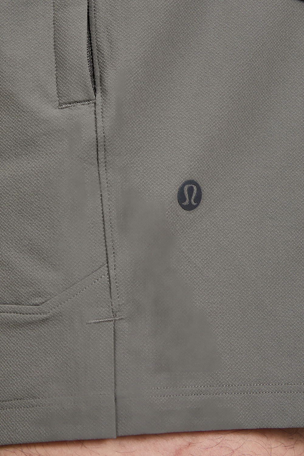 תמונת תקריב דוגמן של License To Train Short 5 *LL