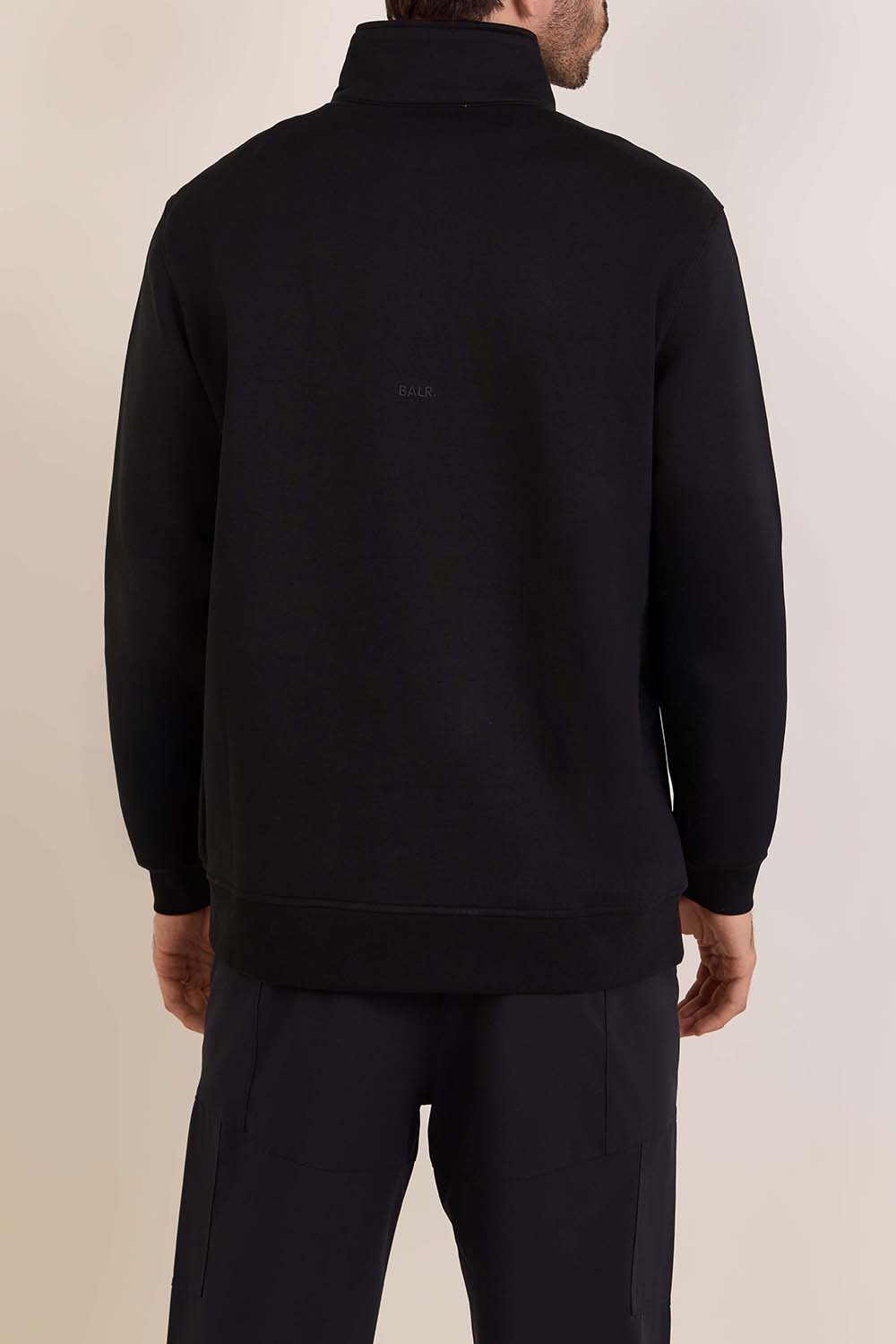 תמונת דוגמן אחורית של סווטשירט