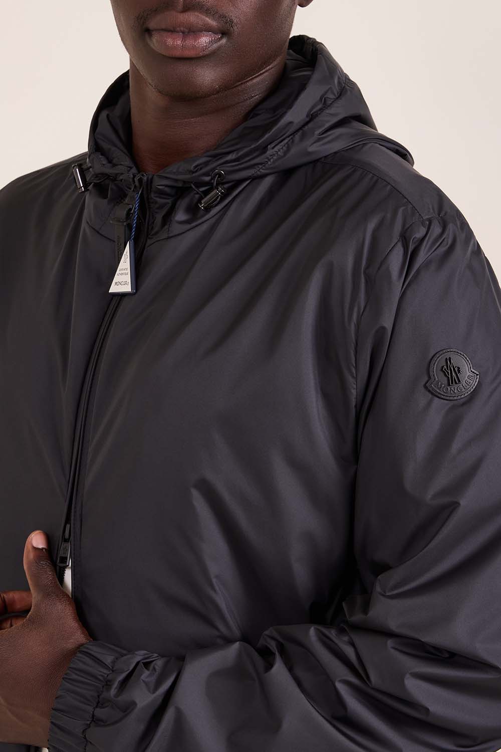 תמונת תקריב דוגמן של ז'קט