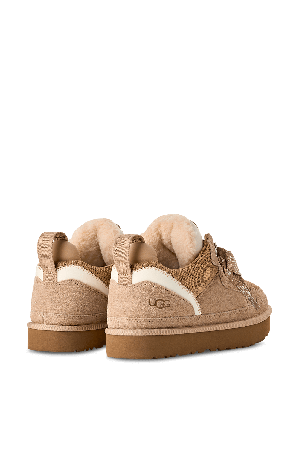 תמונה אחורית של נעלי סניקרס לואמל