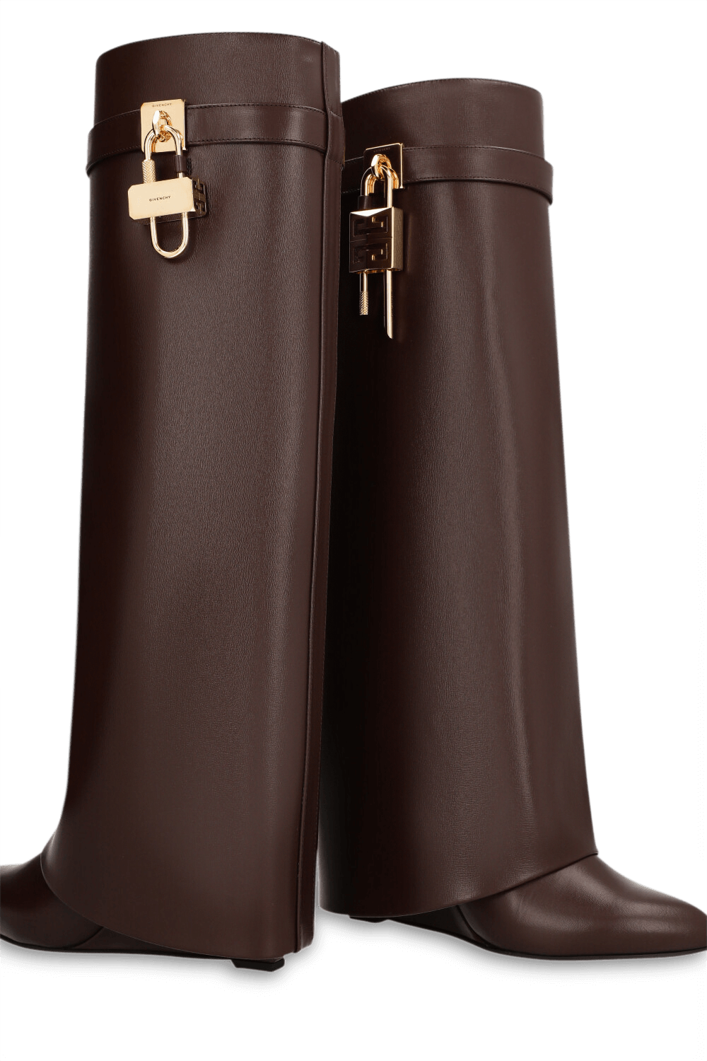 תמונת תקריב של מגפי שארק