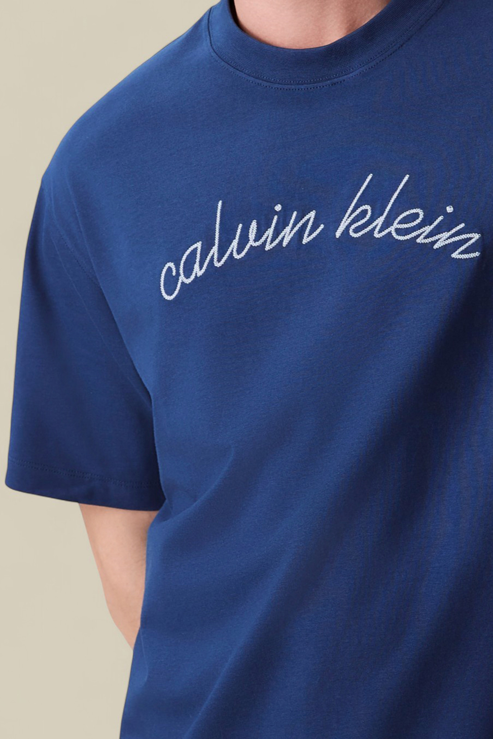 תמונת תקריב דוגמן של חולצת טי