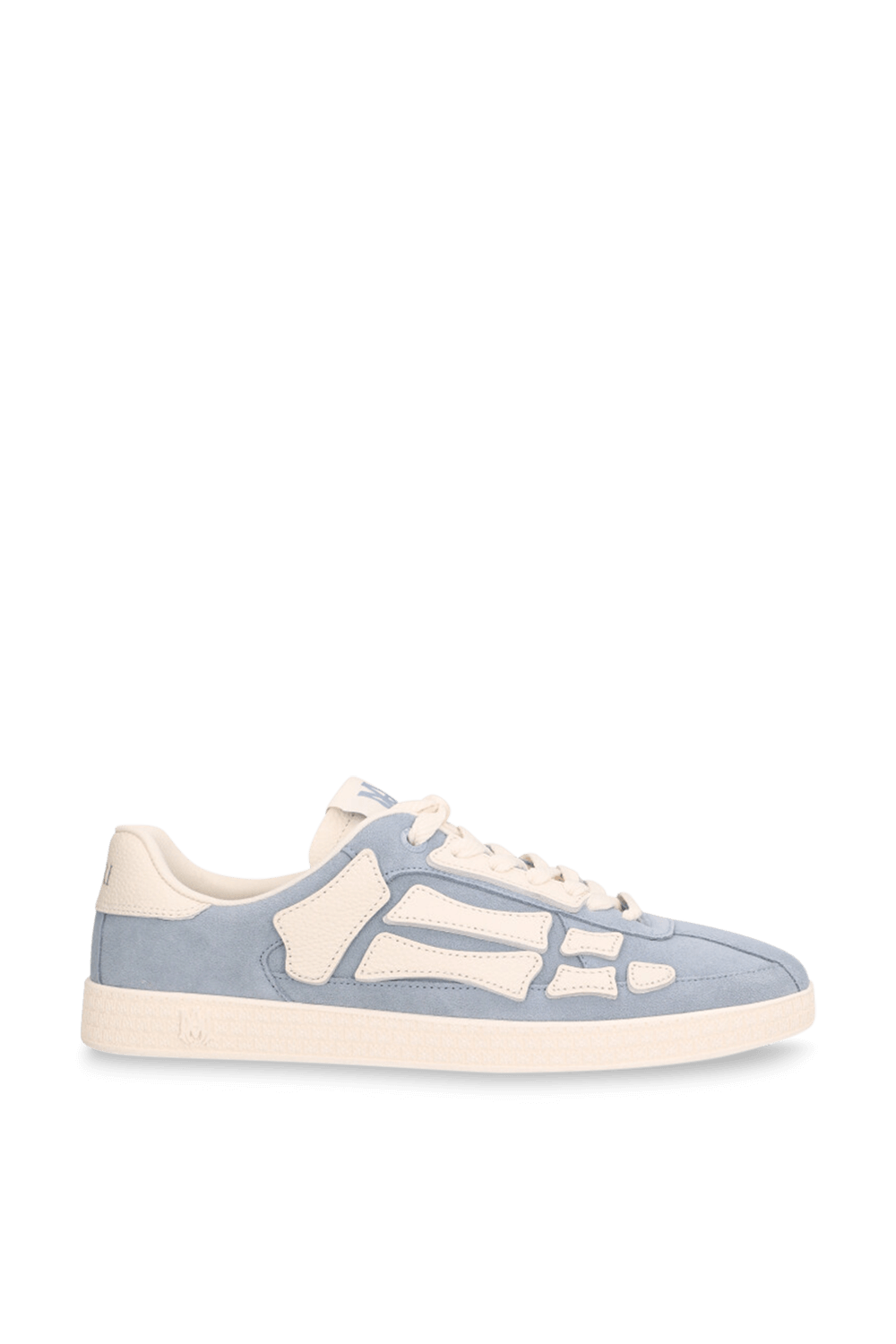 תמונה קידמית של סניקרס