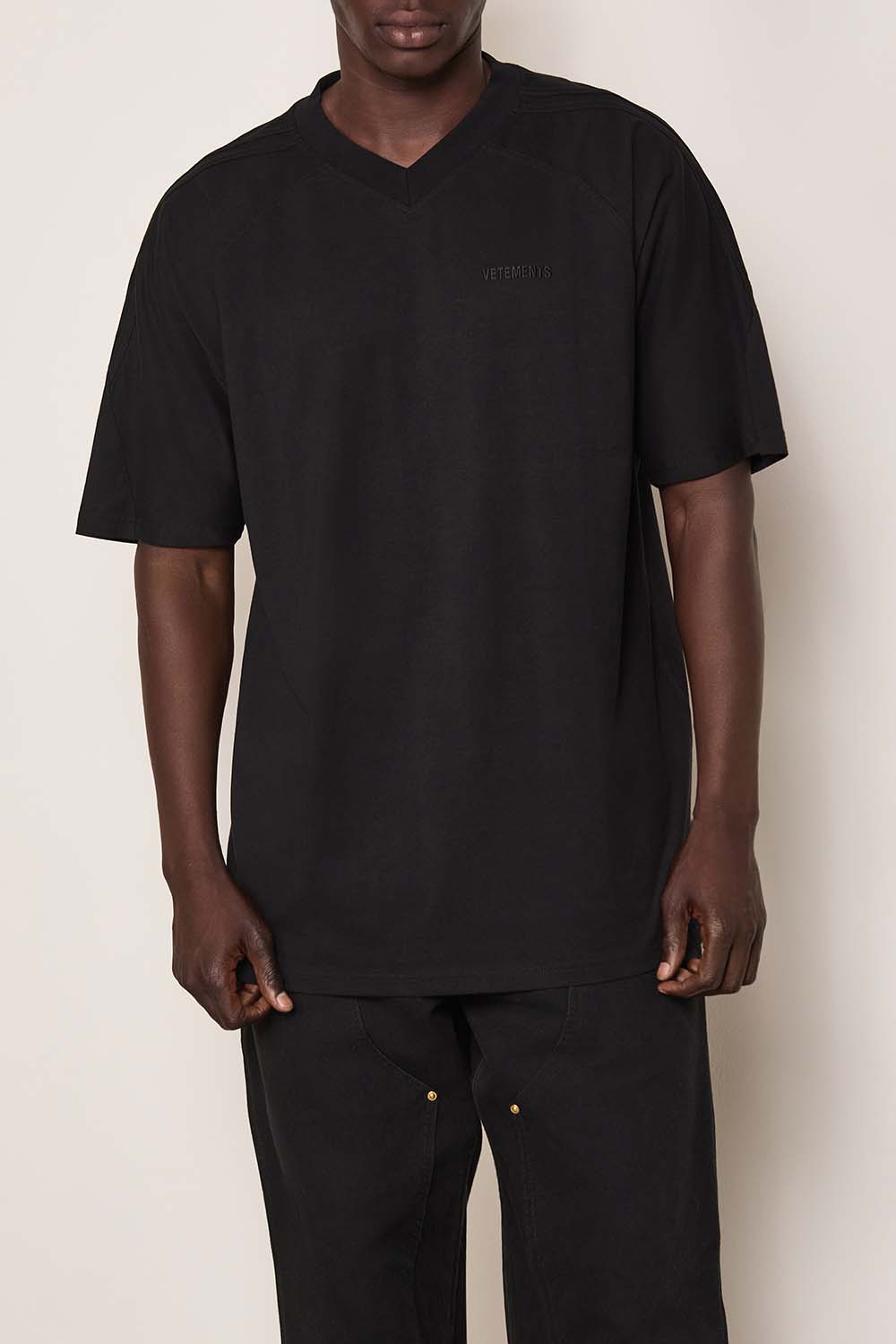 תמונת דוגמן קידמית של חולצת טי