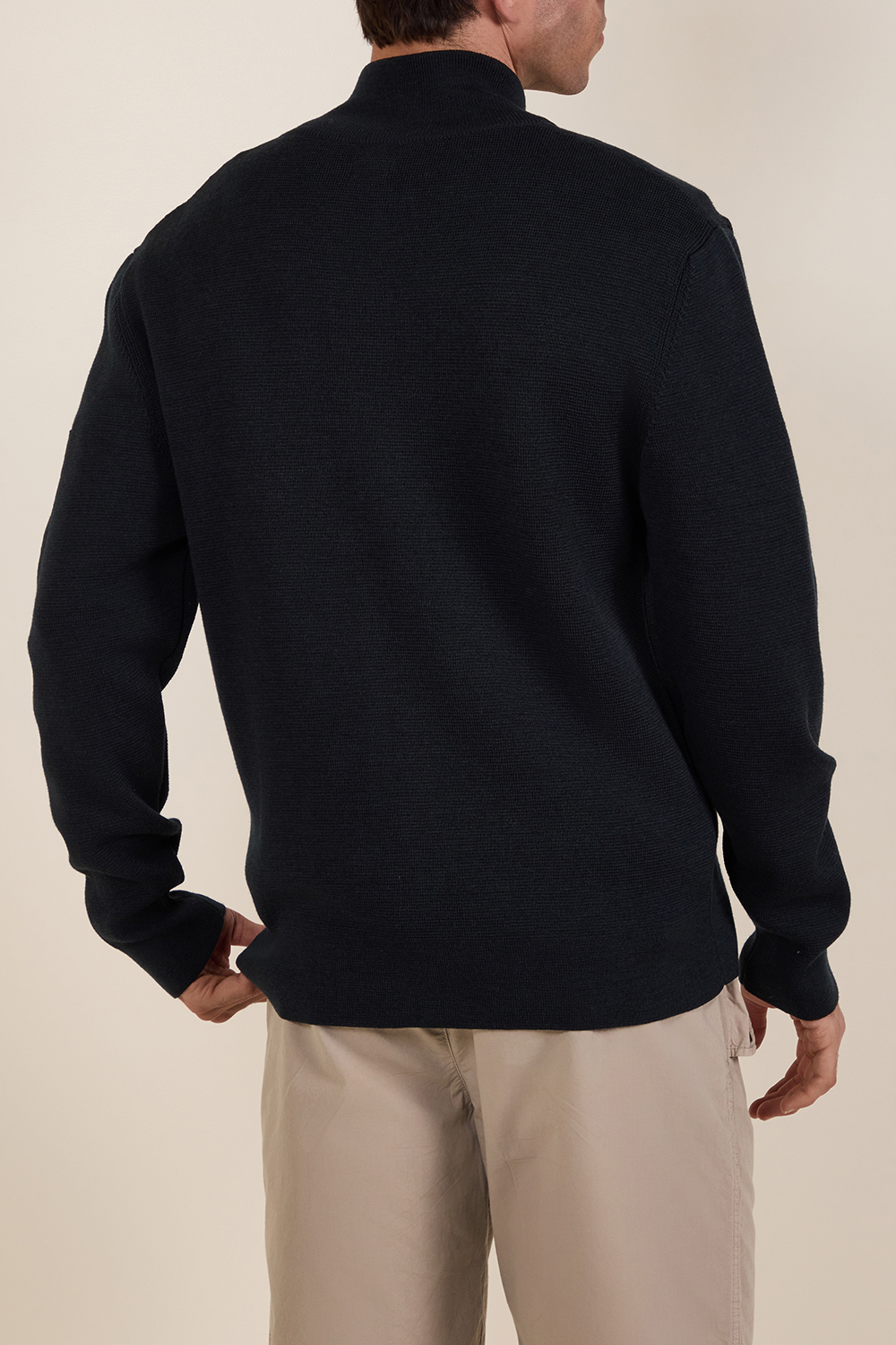 תמונת תקריב דוגמן של קרדיגן