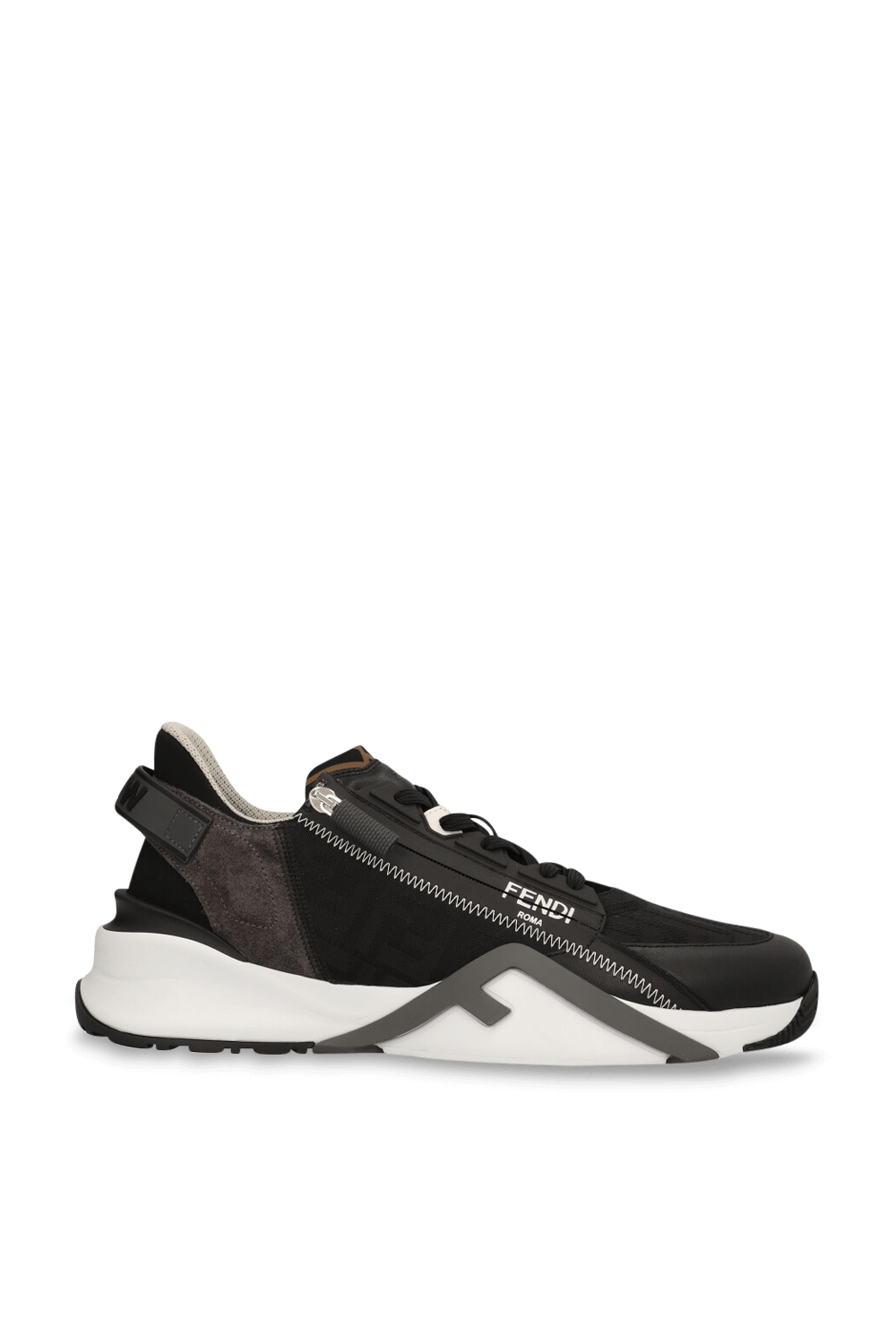 תמונה קידמית של נעלי סניקרס פלו טריינרס