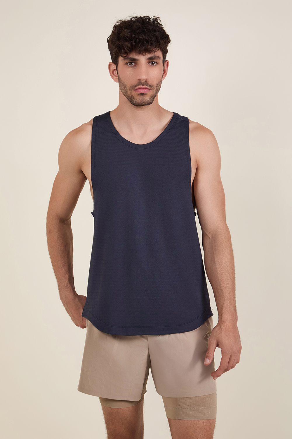 תמונת דוגמן קידמית של License to Train Tank Top