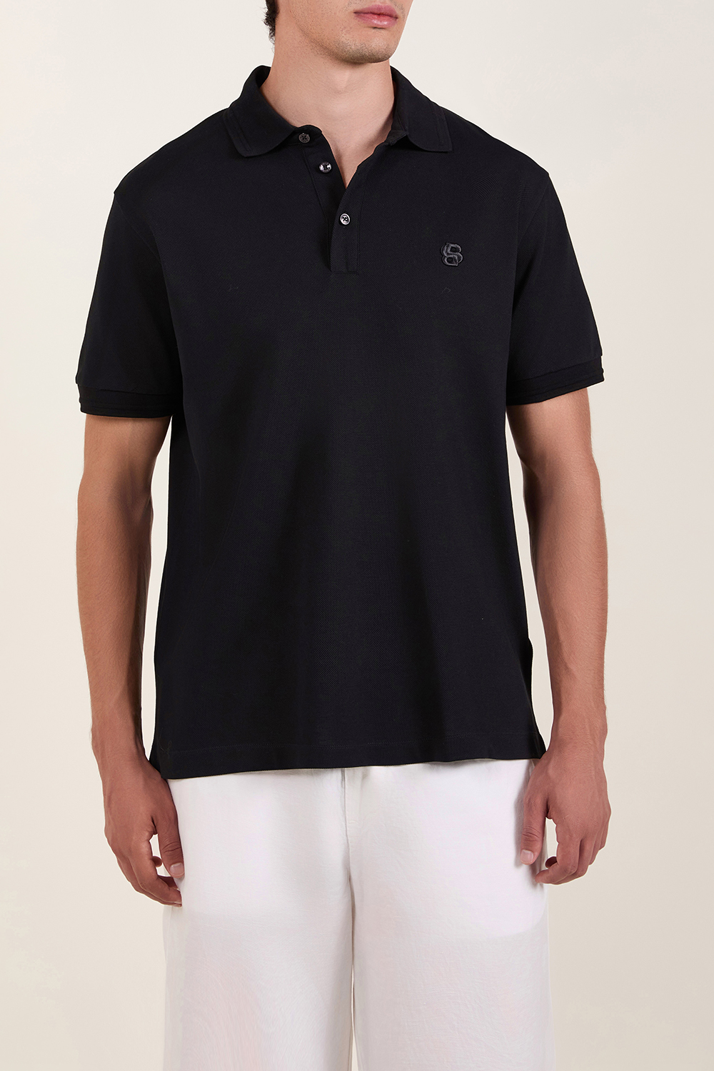 תמונת דוגמן קידמית של חולצת פולו