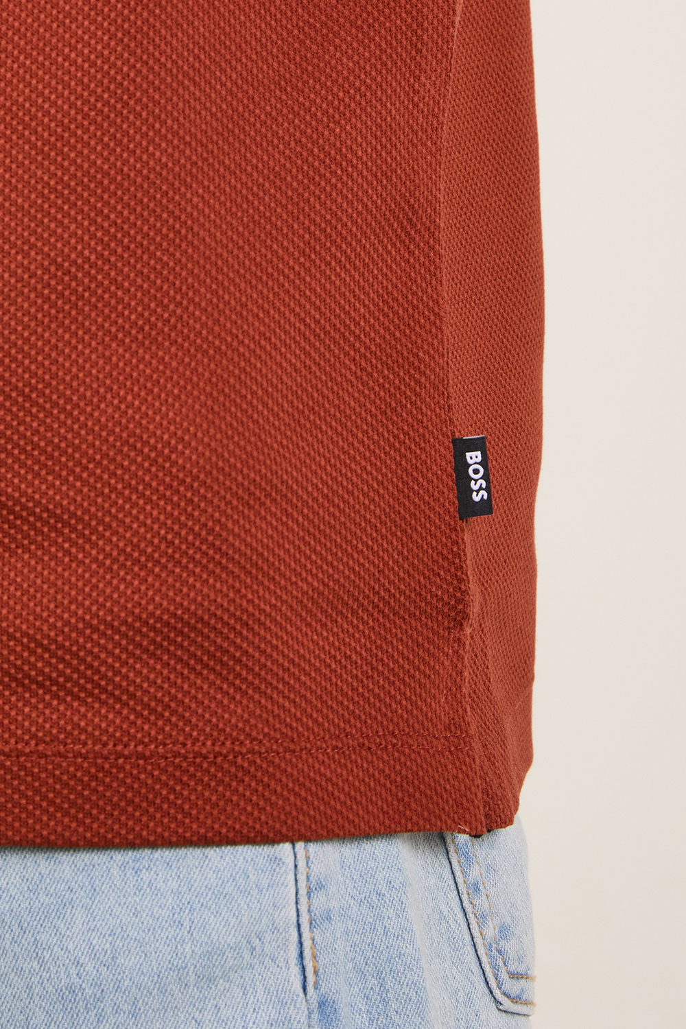 תמונת תקריב דוגמן של חולצת טי