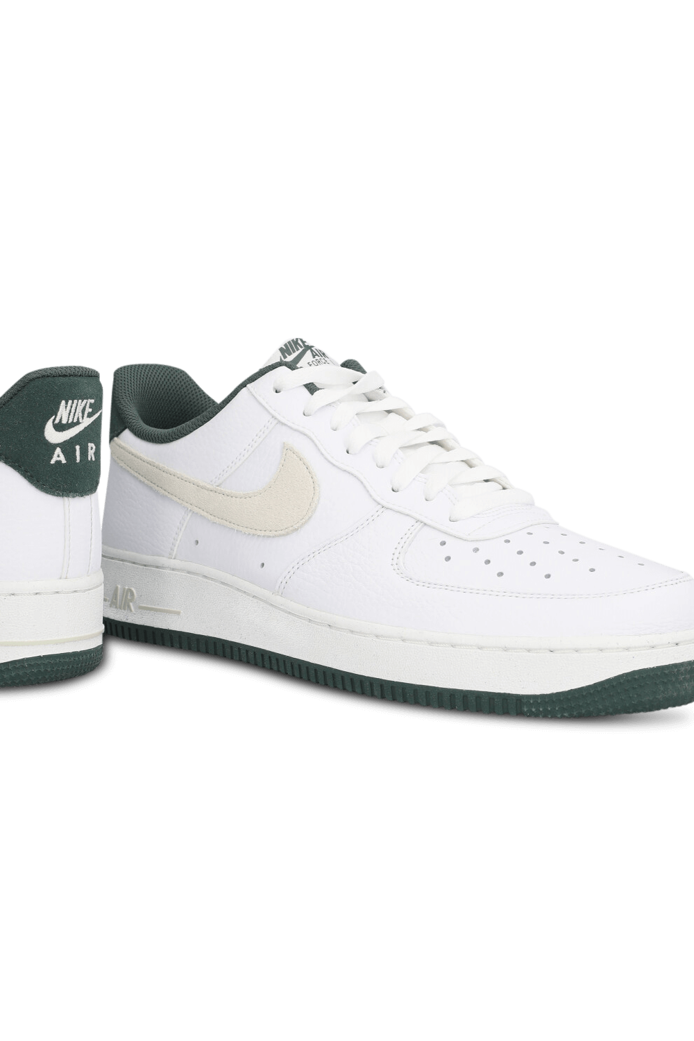 תמונת תקריב של נעלי סניקרס אייר פורס 1