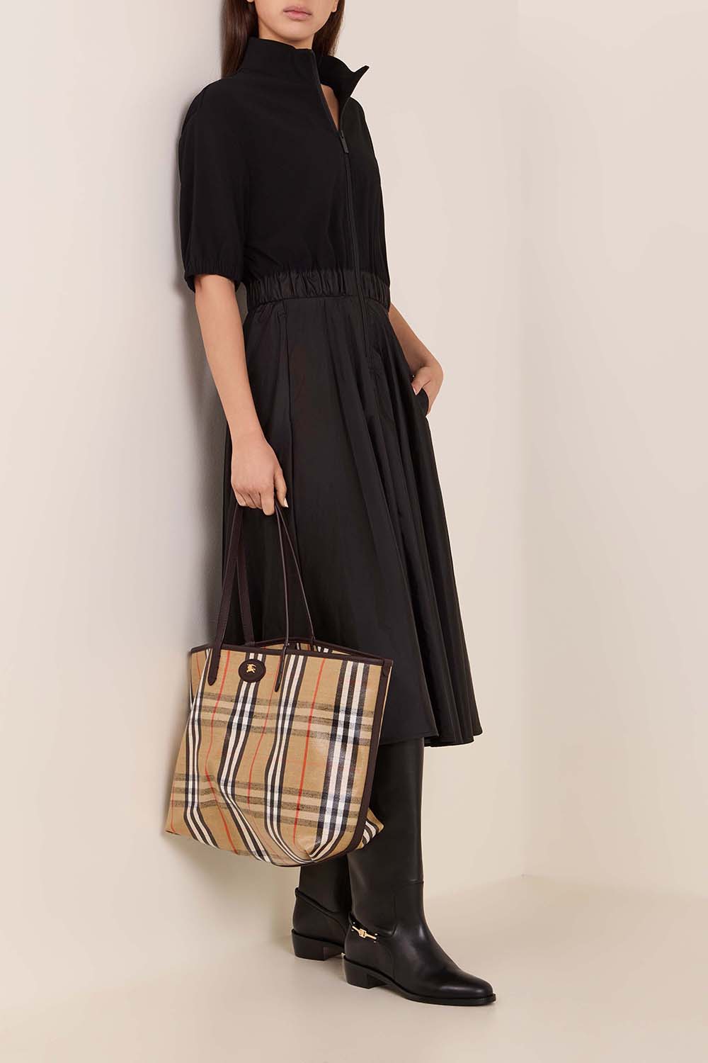 תמונת דוגמן קידמית של תיק נשיאה היילנדס מדיום