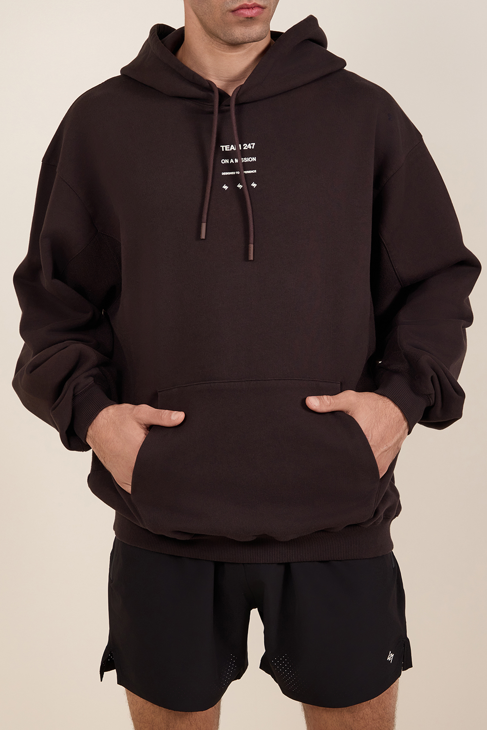 תמונת דוגמן קידמית של סווטישרט אוברסייז לאימון 247