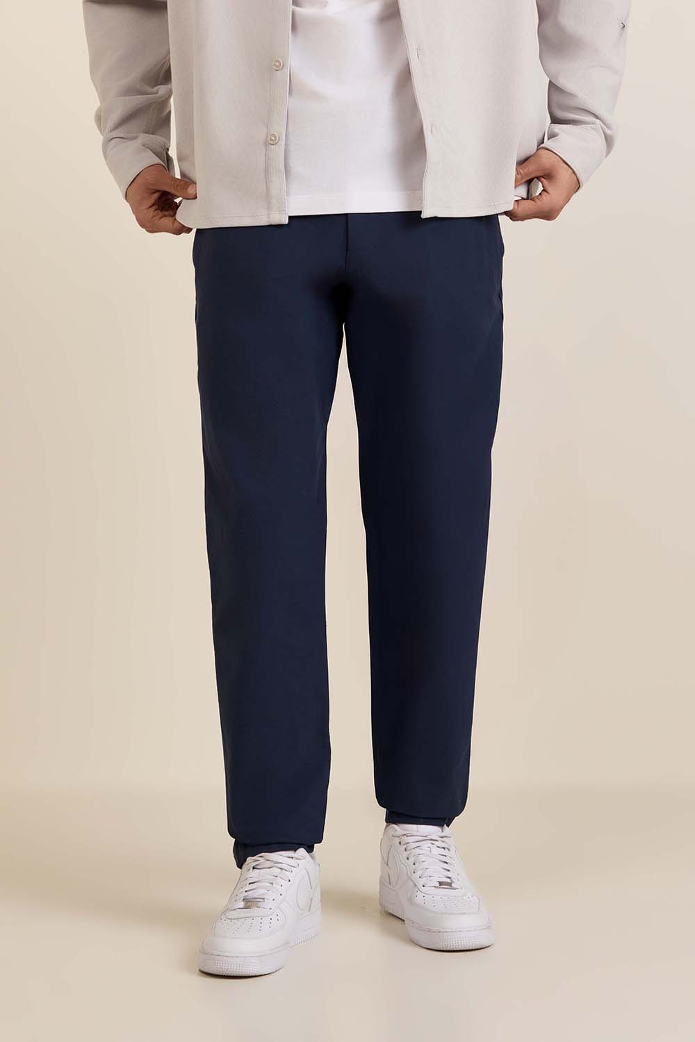 תמונת דוגמן קידמית של ABC Slim-Fit Trouser 34L Stretch Cotton VersaTwill