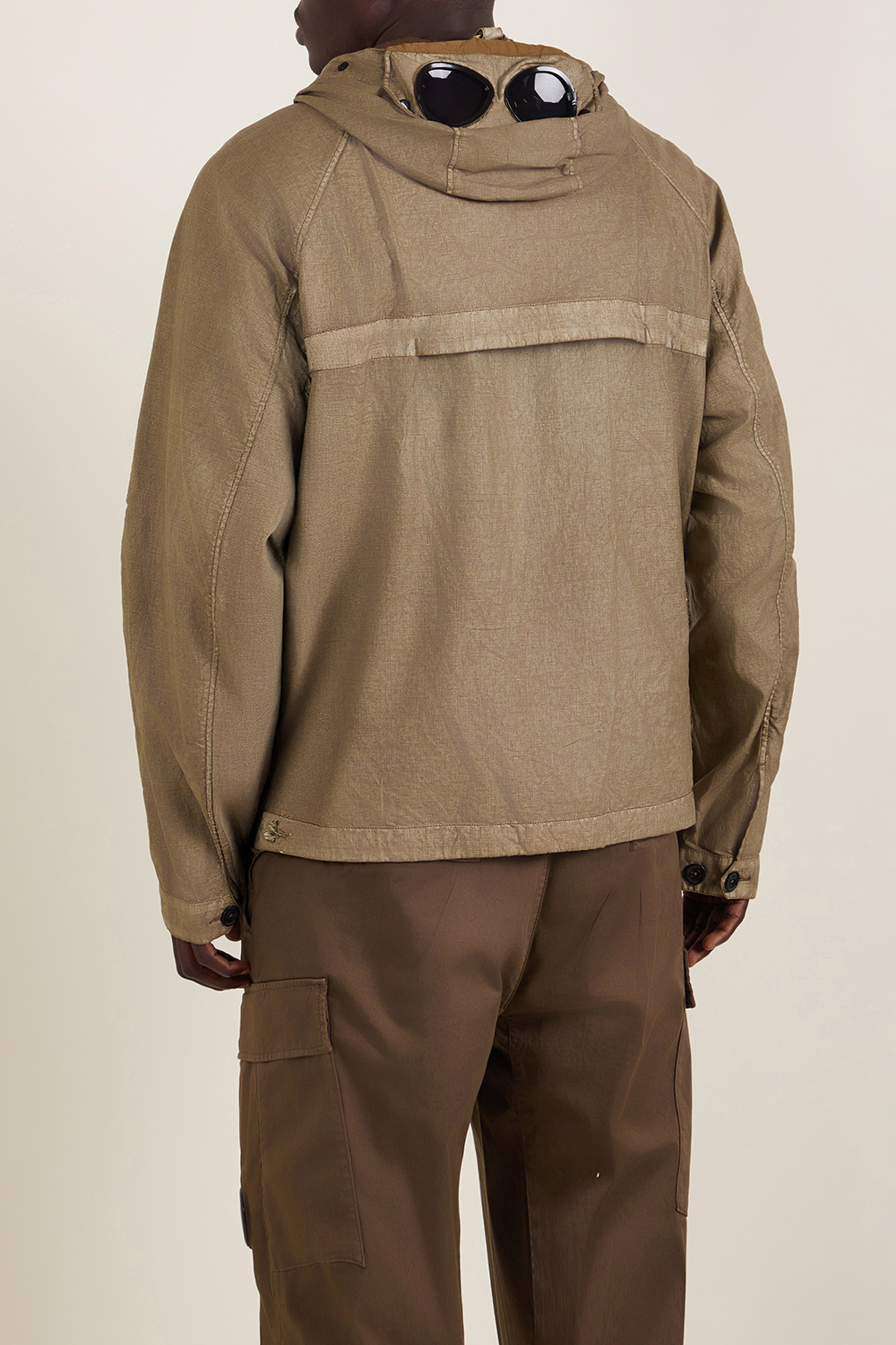 תמונת תקריב דוגמן של ז'קט קפוצ'ון