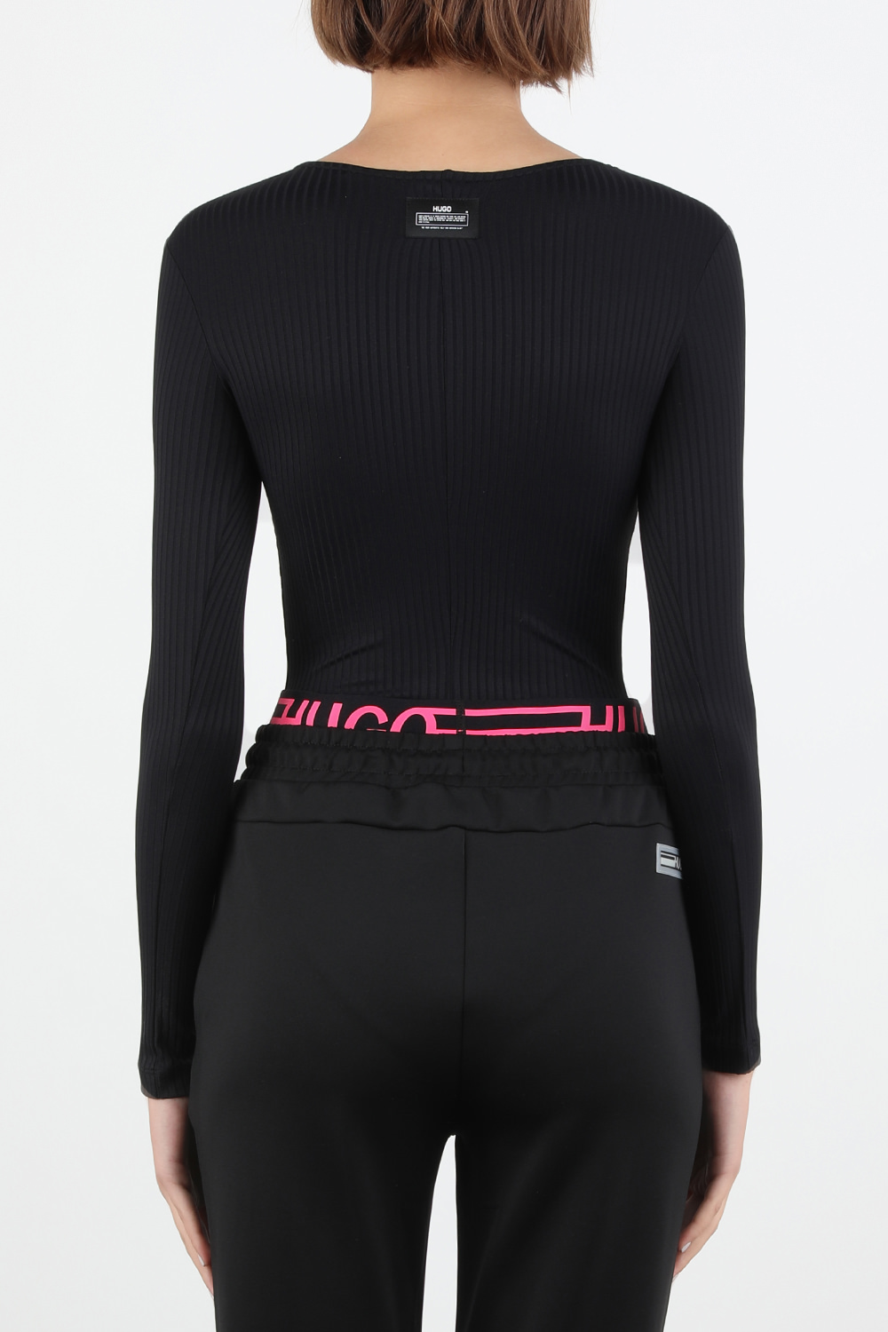 תמונת דוגמן אחורית של בגד גוף נקסין בגוון שחור