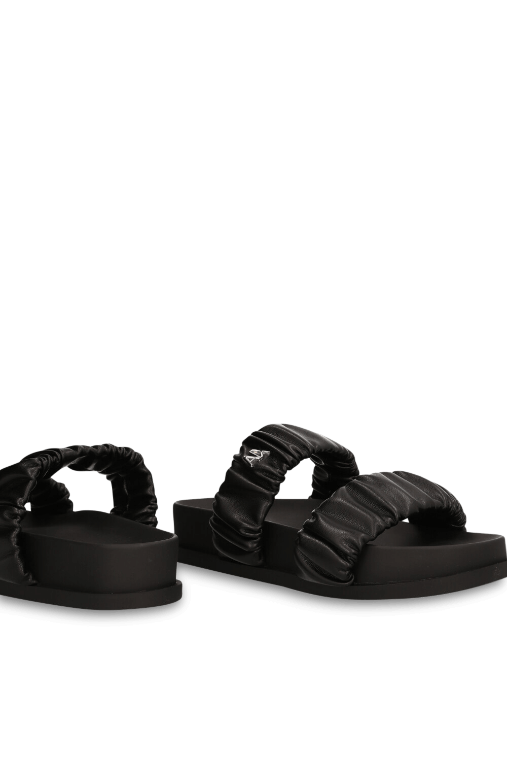 תמונת תקריב של כפכפי סליידס