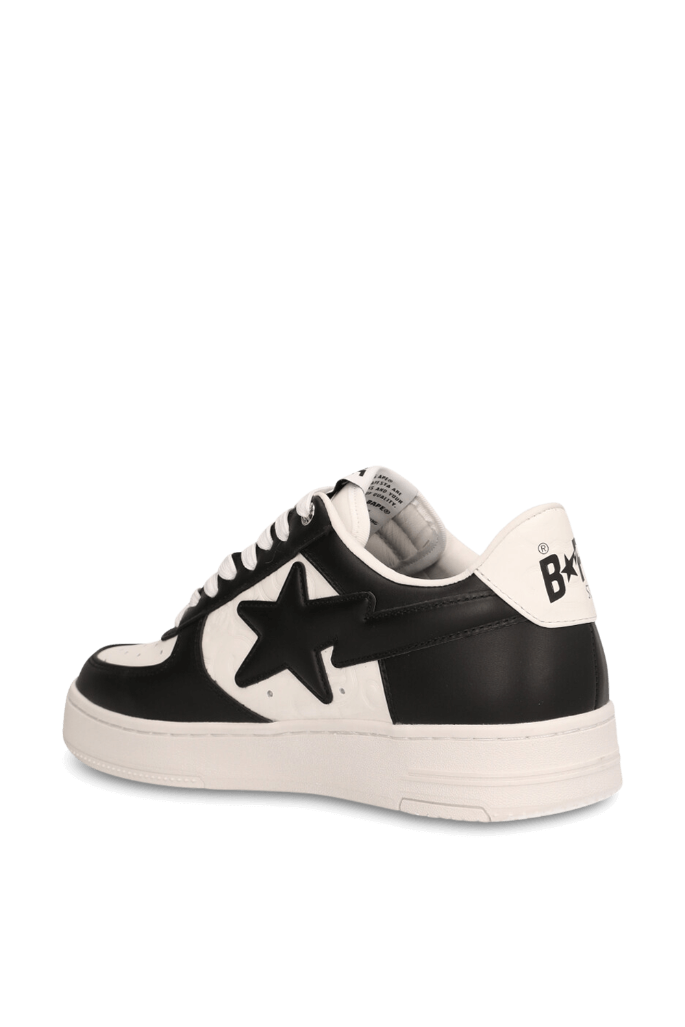 תמונה אחורית של נעלי סניקרס